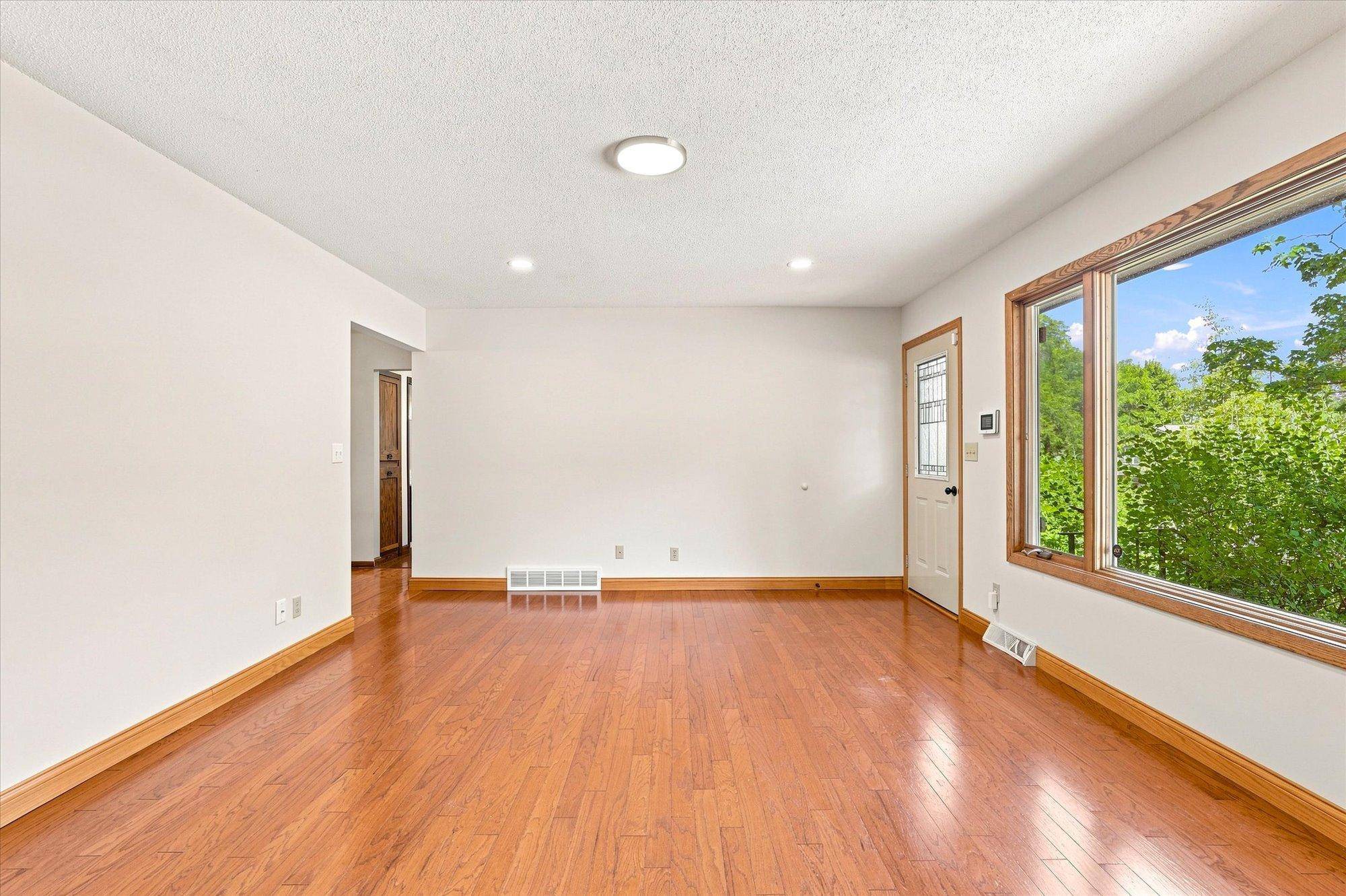 1339 Oak ST, River Falls, WI 54022
