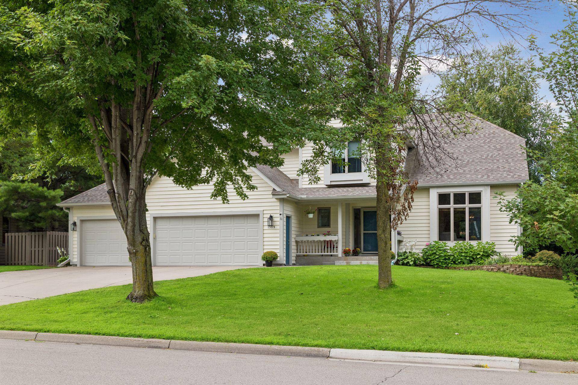 1509 Lockwood DR, Northfield, MN 55057