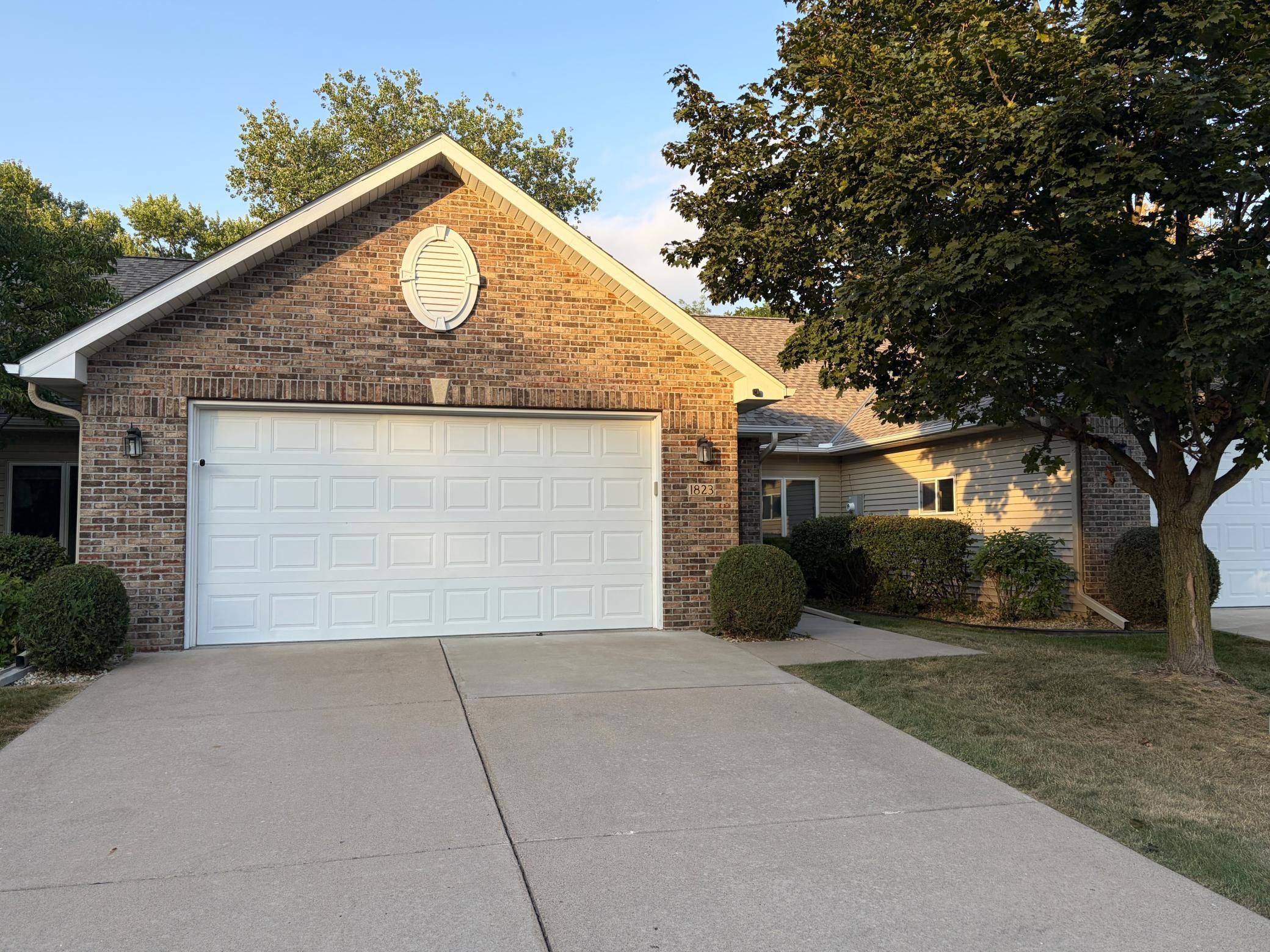 1823 Bohmbach DR, Red Wing, MN 55066