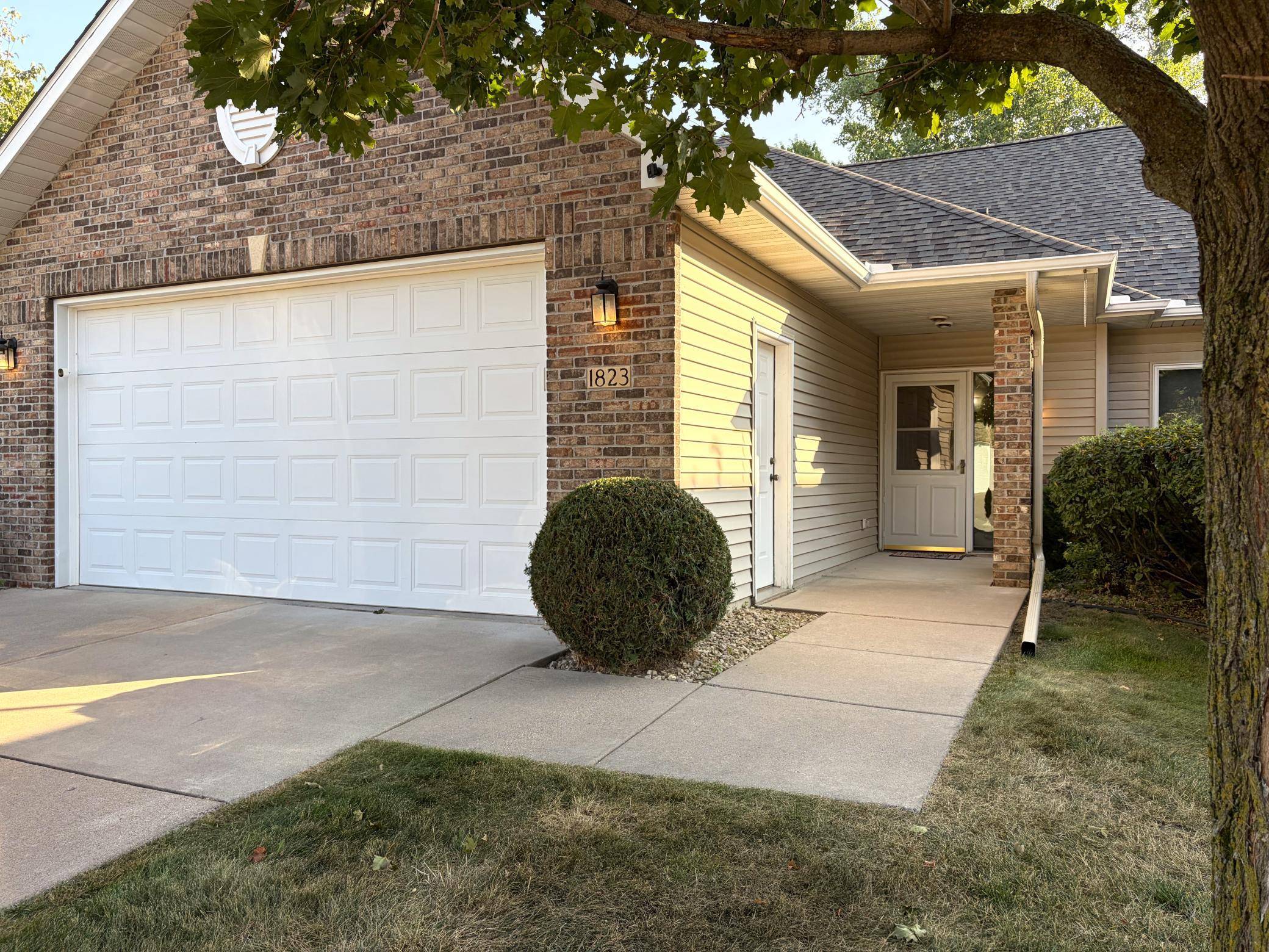 1823 Bohmbach DR, Red Wing, MN 55066