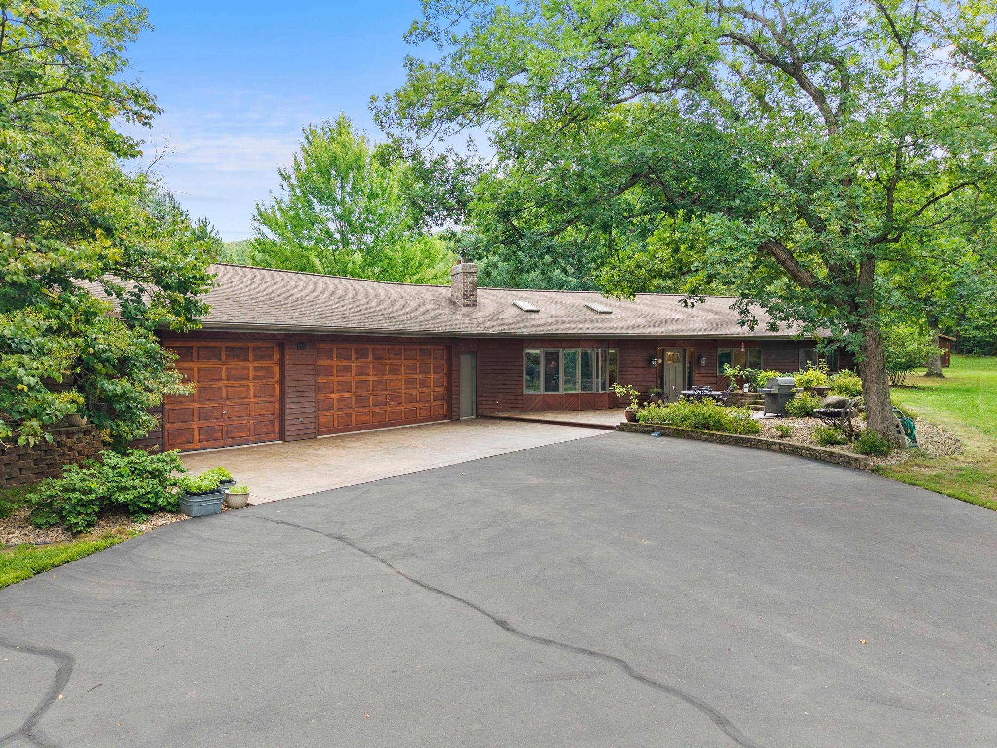 190 Northstar LN, Saint Croix Falls, WI 54024