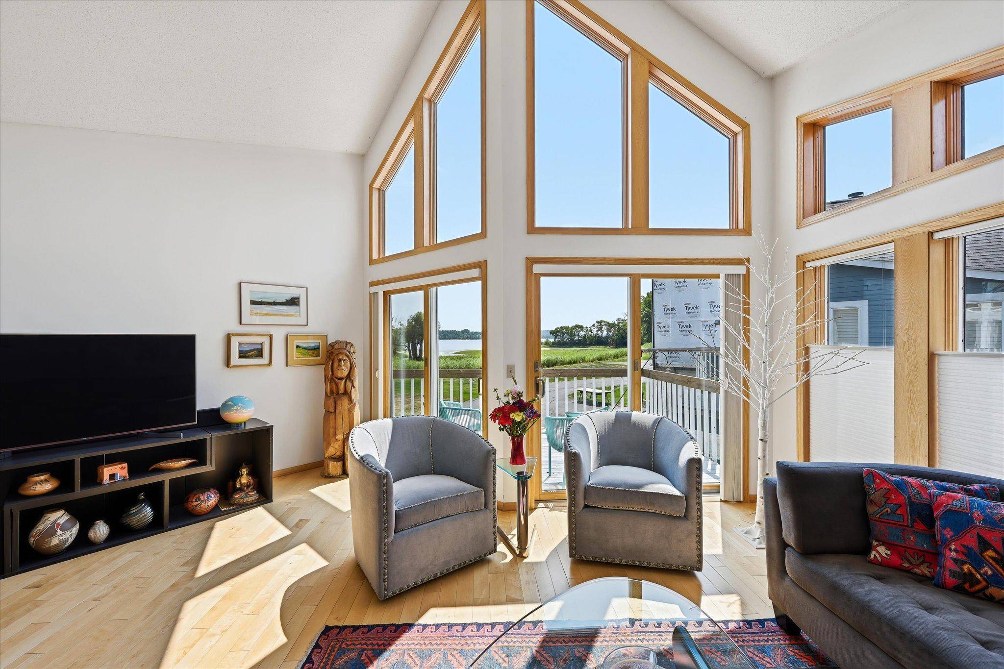 489 Mariner DR, Bayport, MN 55003