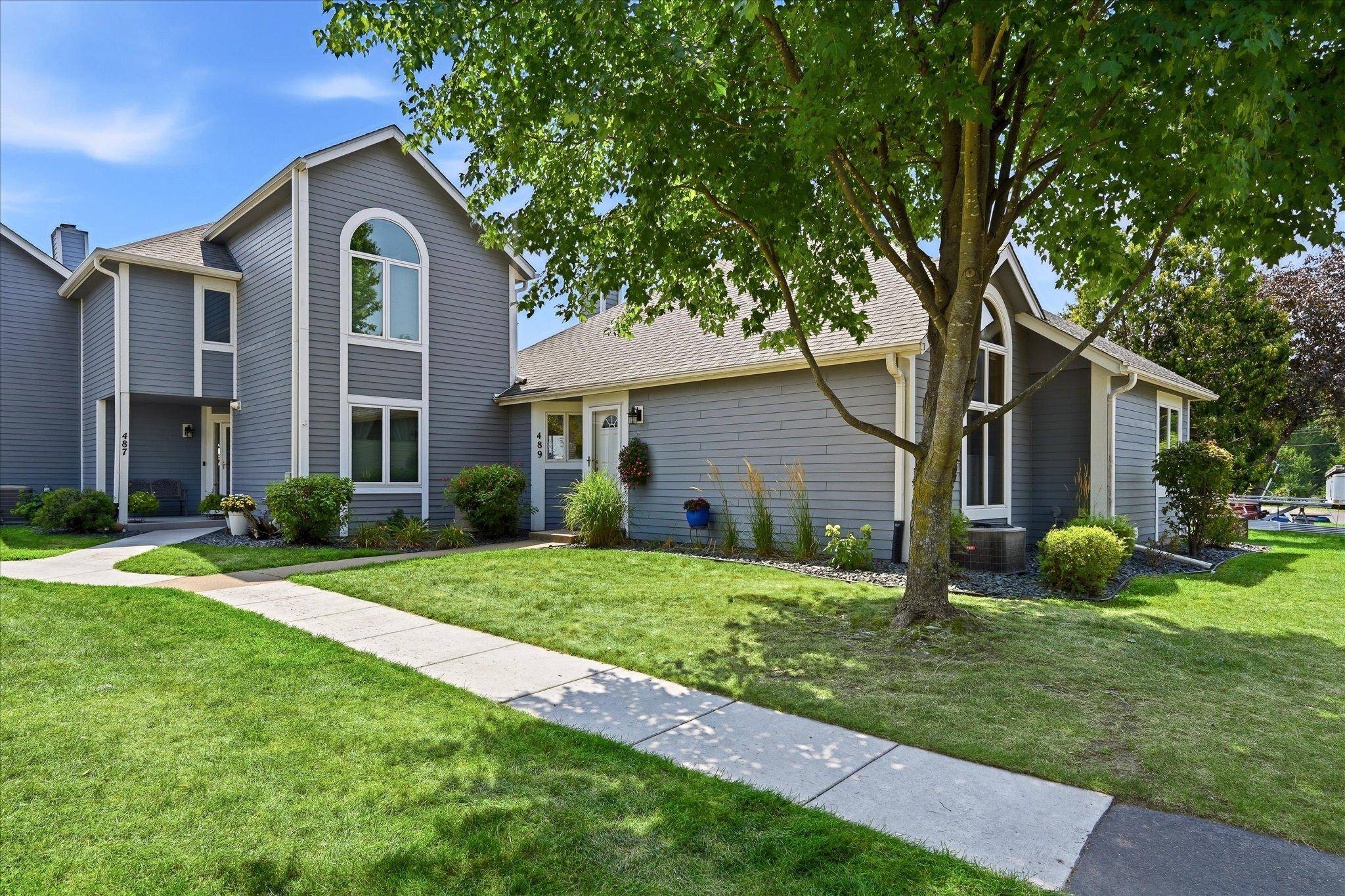 489 Mariner DR, Bayport, MN 55003