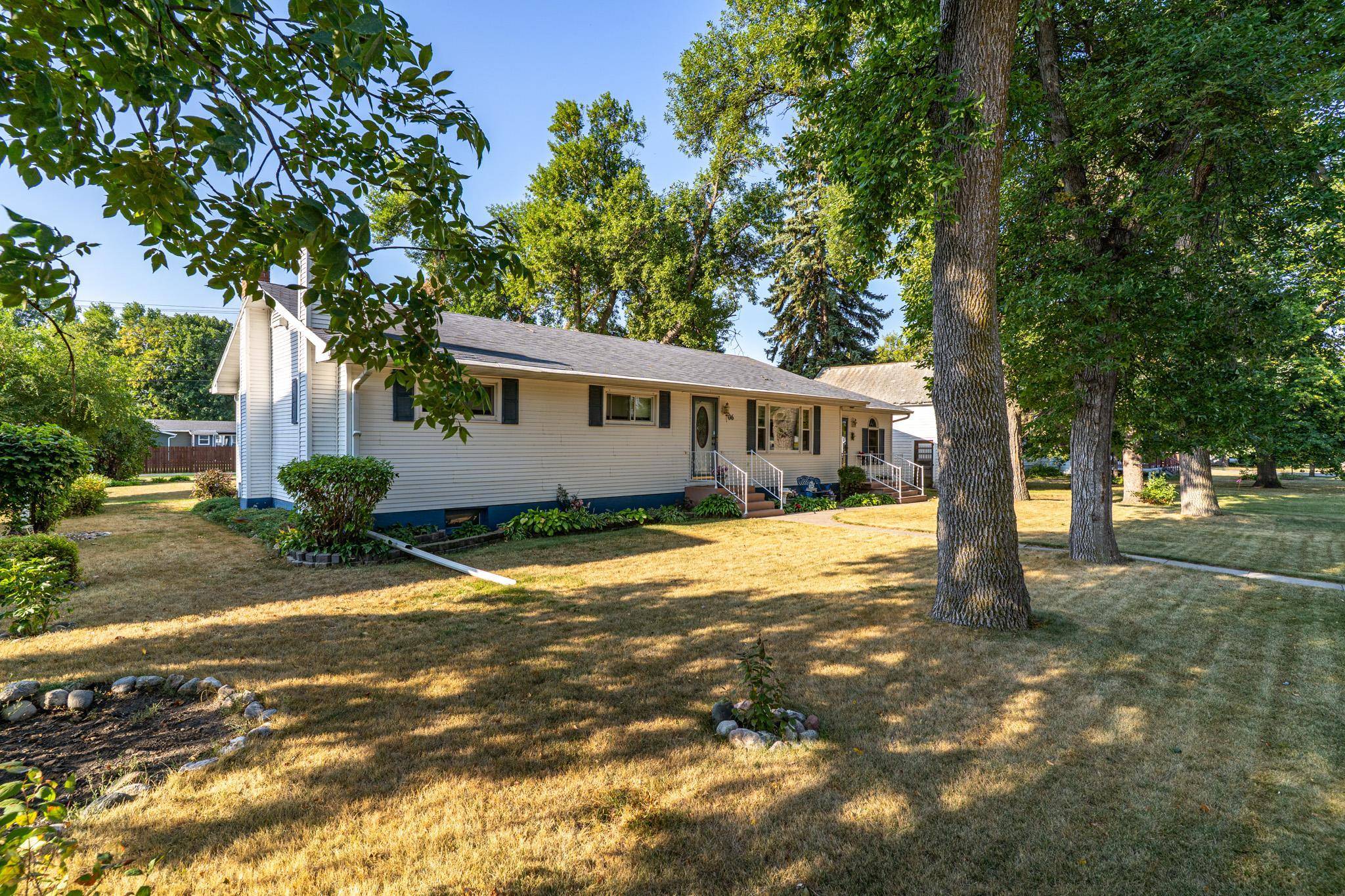 706 Odegard AVE SE, Cooperstown, ND 58425