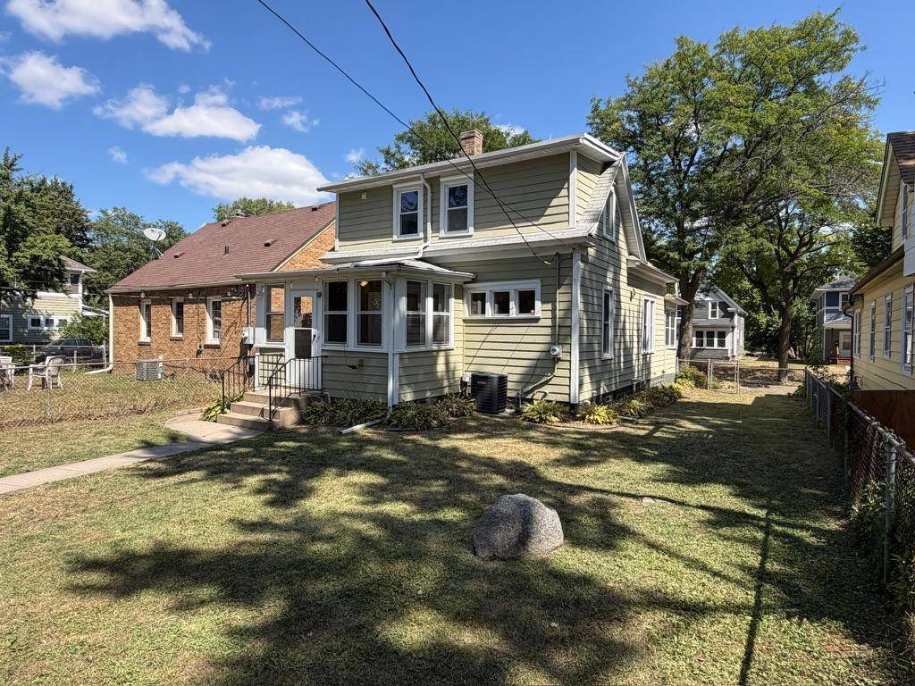 2955 Queen AVE N, Minneapolis, MN 55411