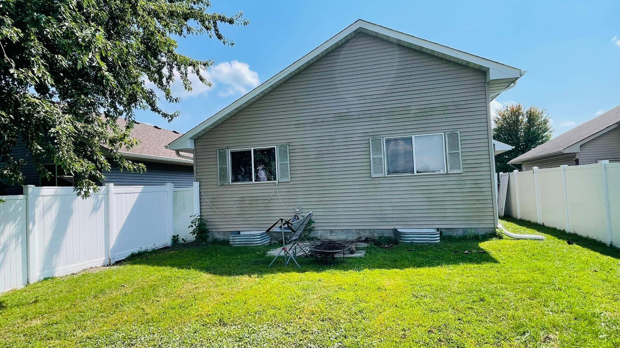 701 Juniper LN NW, Montgomery, MN 56069