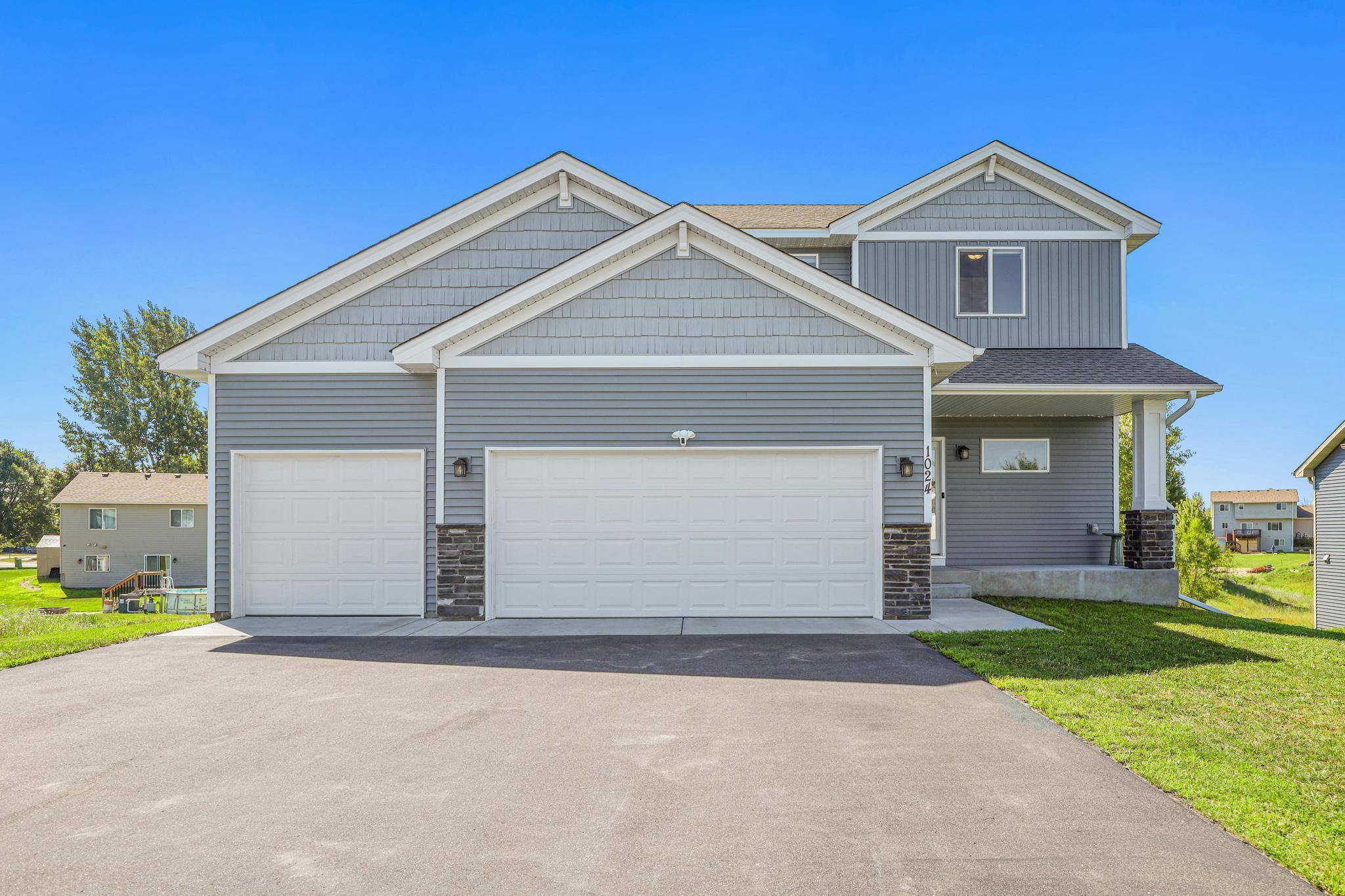 1024 Bellaire BLVD NW, Isanti, MN 55040