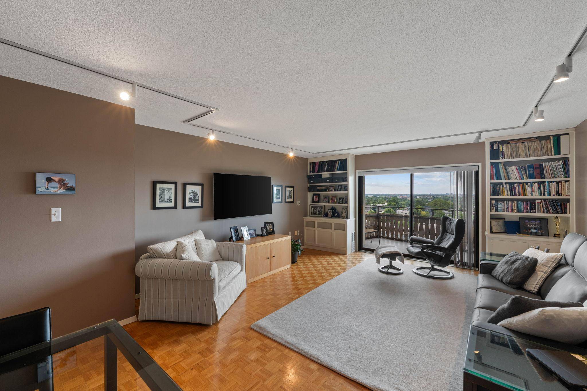 400 Groveland AVE #1208, Minneapolis, MN 55403
