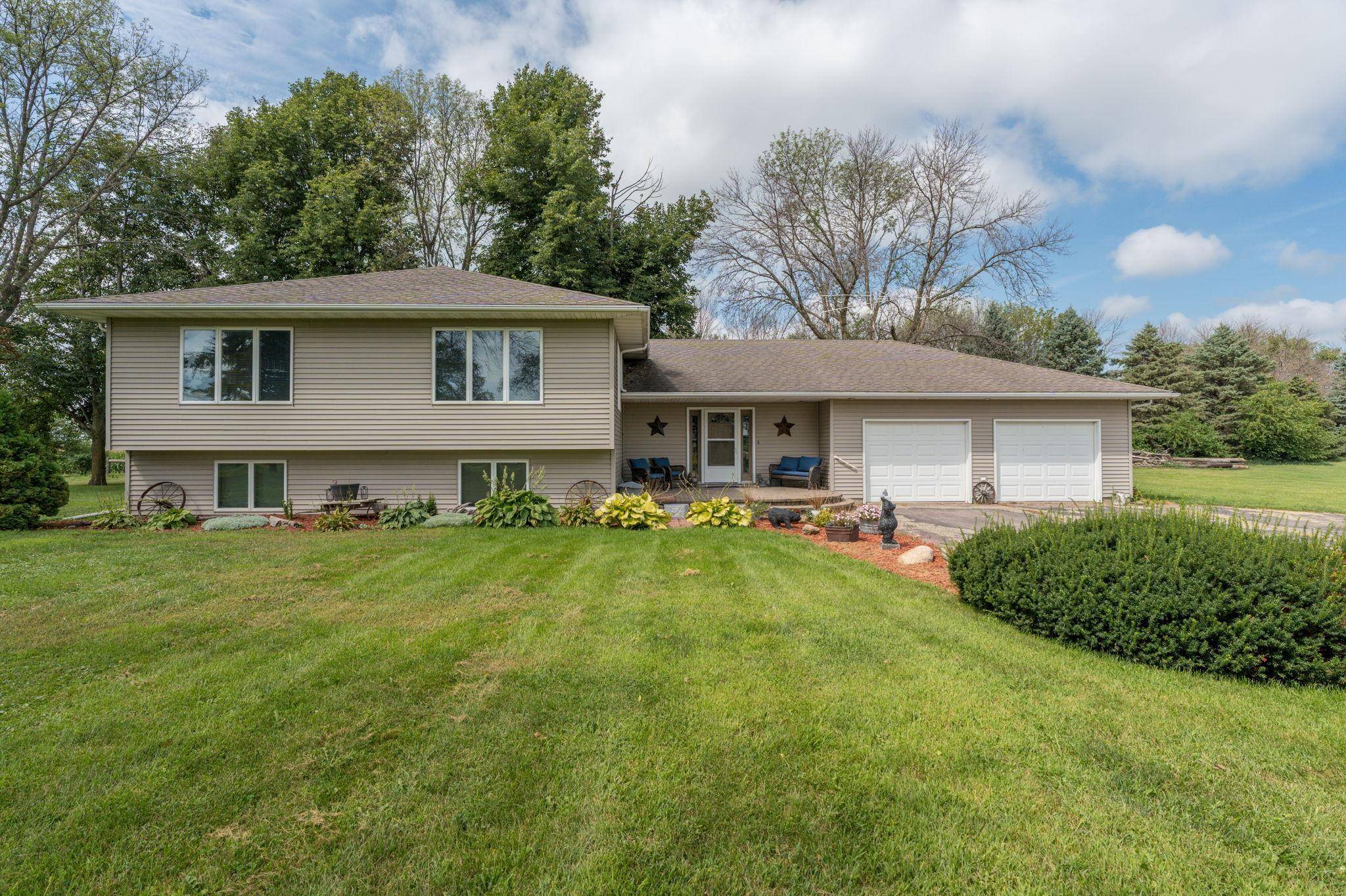 35851 County Road 104, Saint James, MN 56081