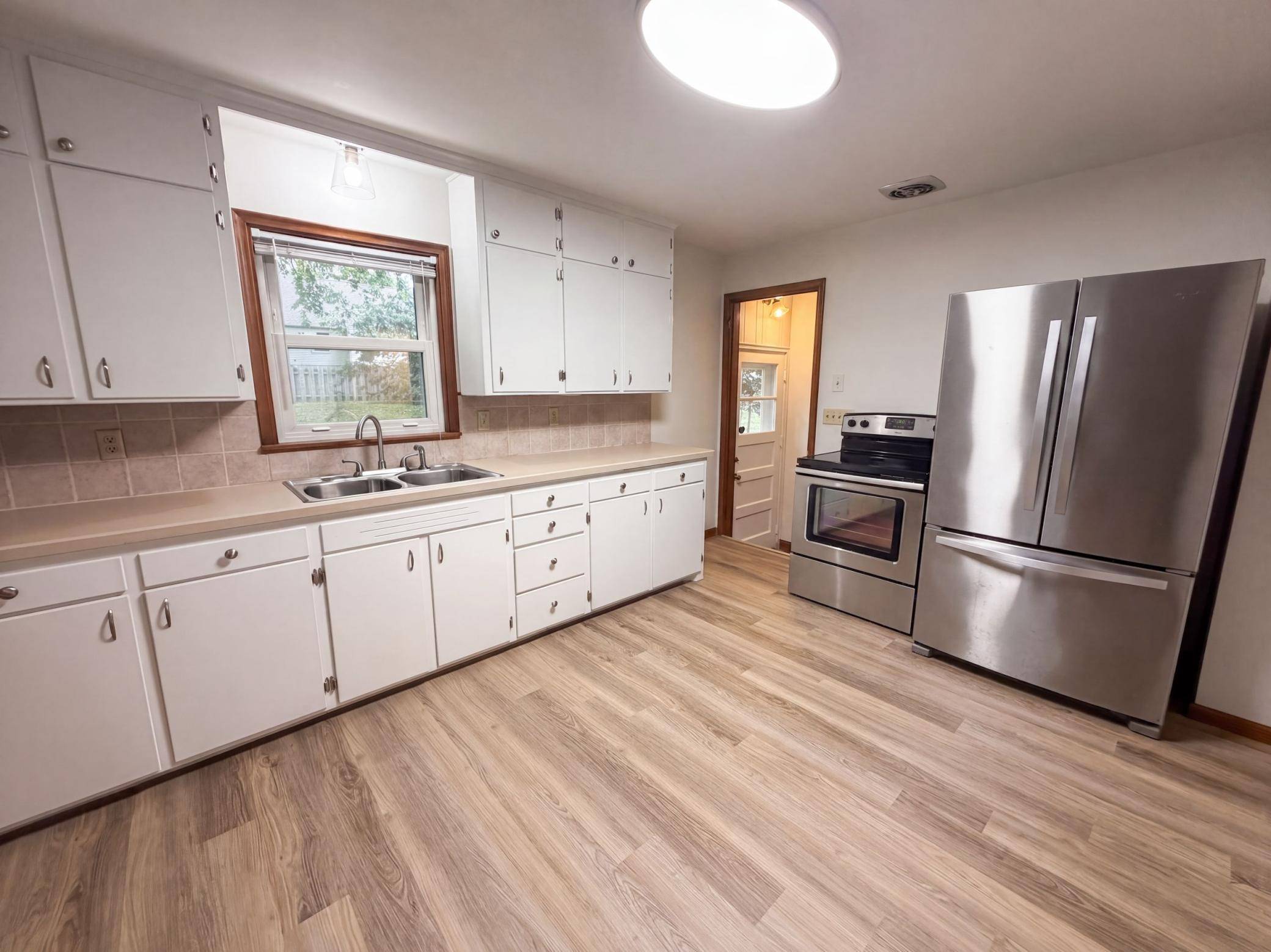 2804 Churchill ST, Roseville, MN 55113