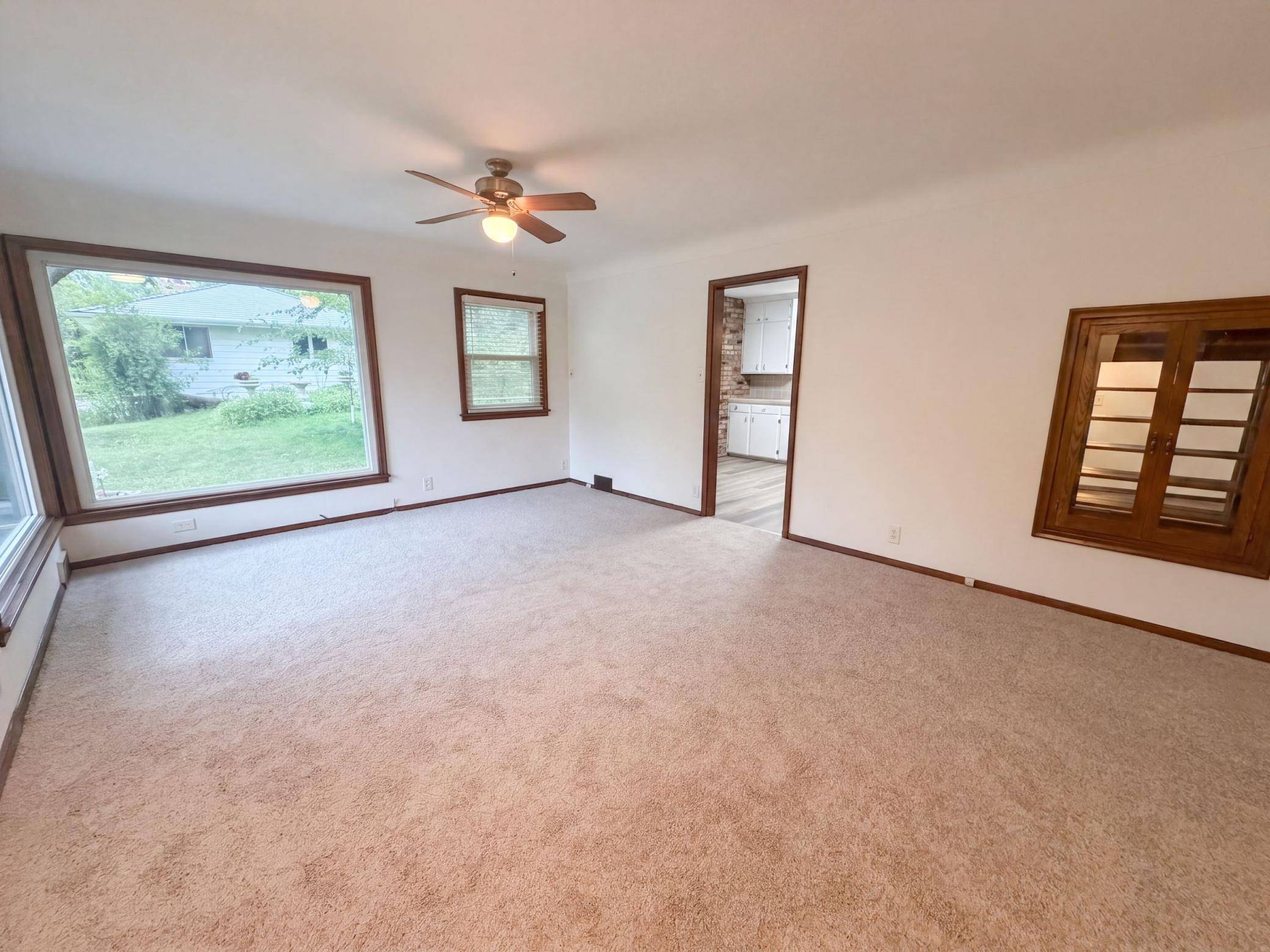 2804 Churchill ST, Roseville, MN 55113