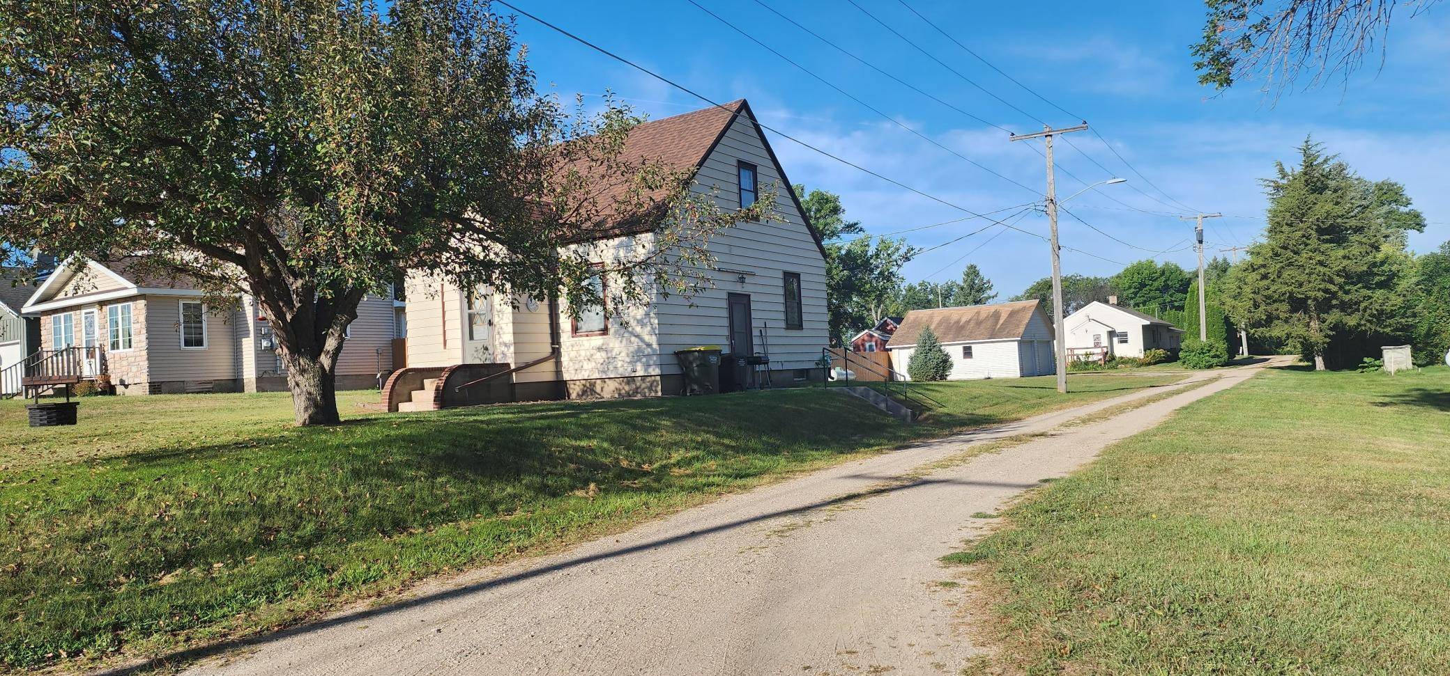 400 Short Line AVE, Sunburg, MN 56289