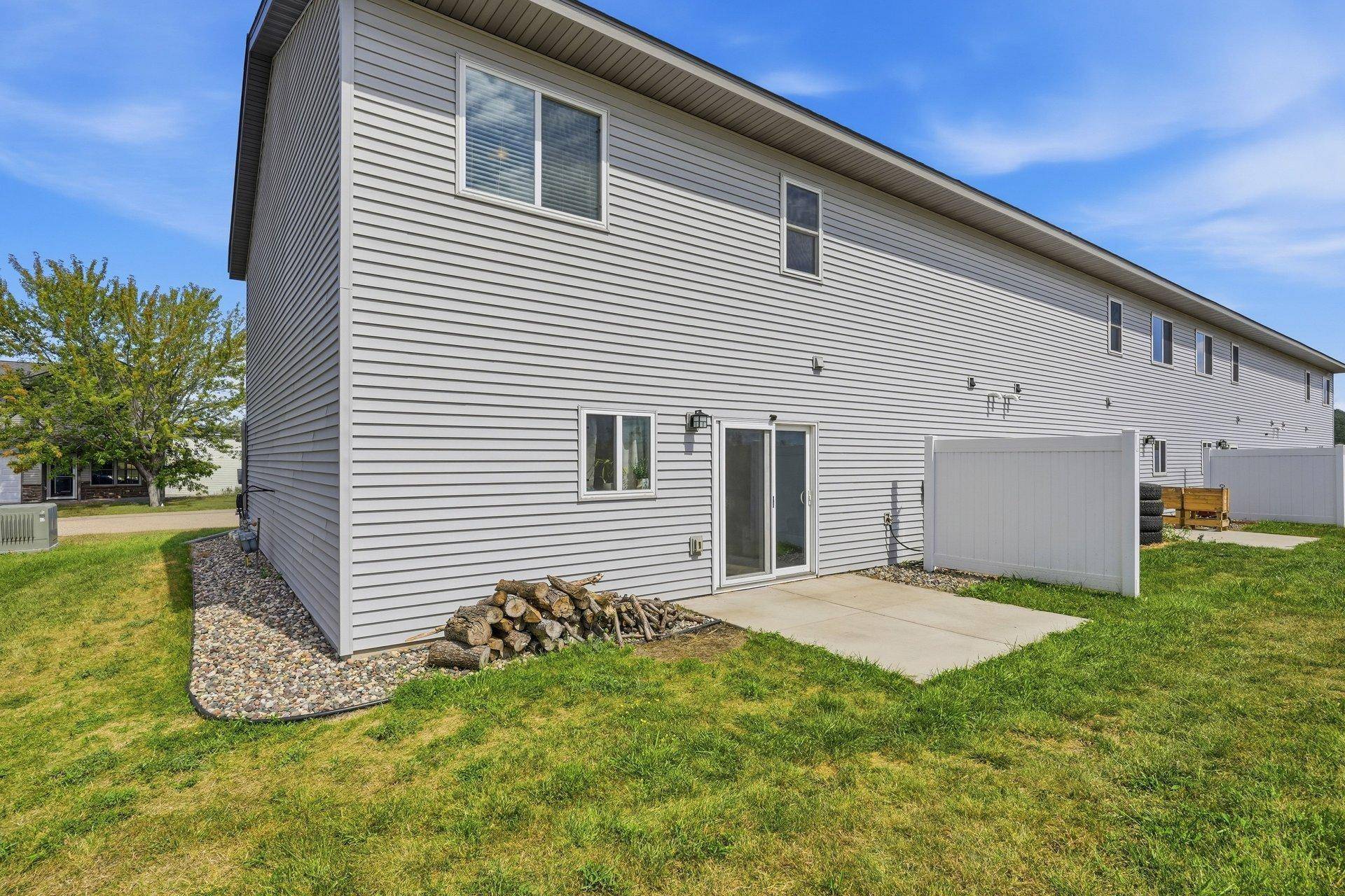 416 Sierra PL, Roberts, WI 54023