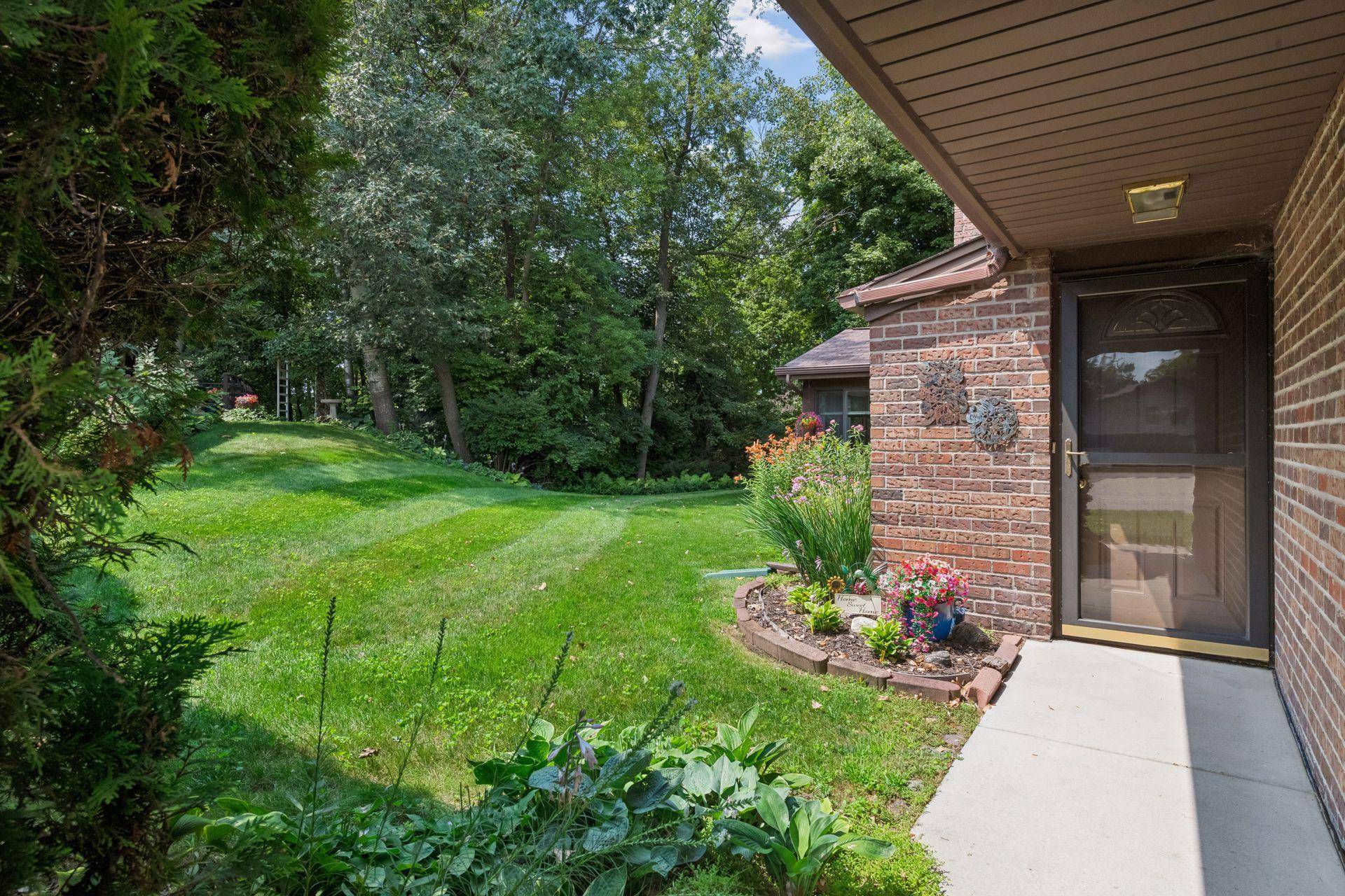 1254 Archer LN N, Plymouth, MN 55447