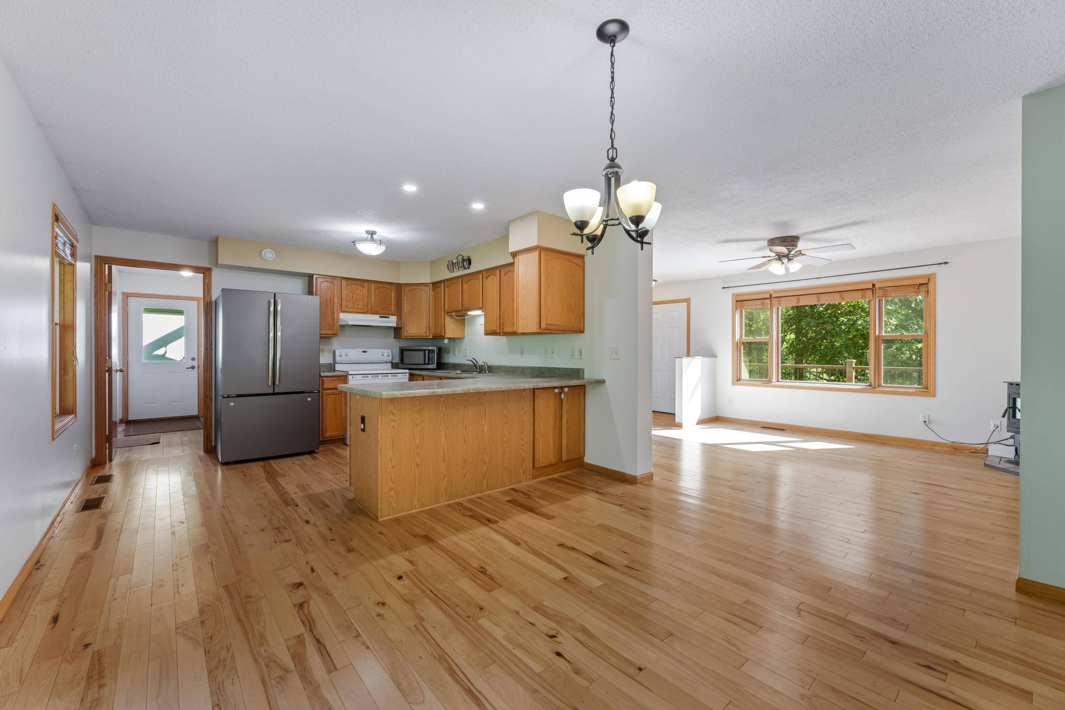 6648 Gonia DR, Caledonia, MN 55921
