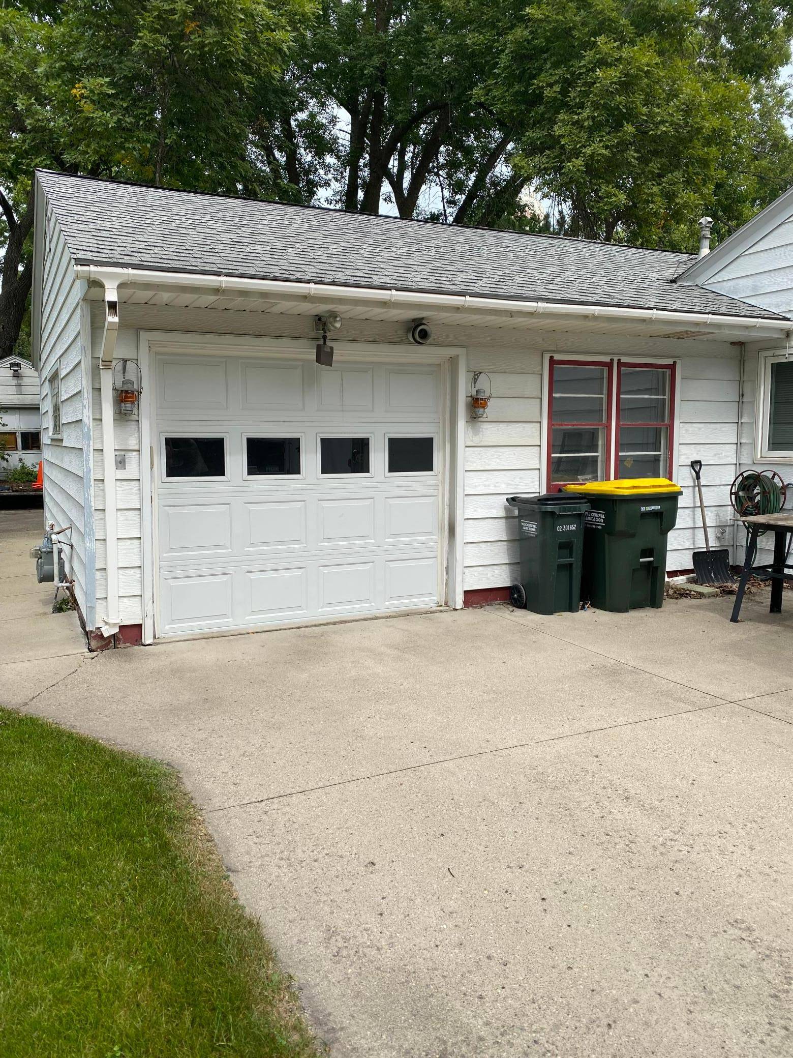 912 13th AVE SW, Willmar, MN 56201