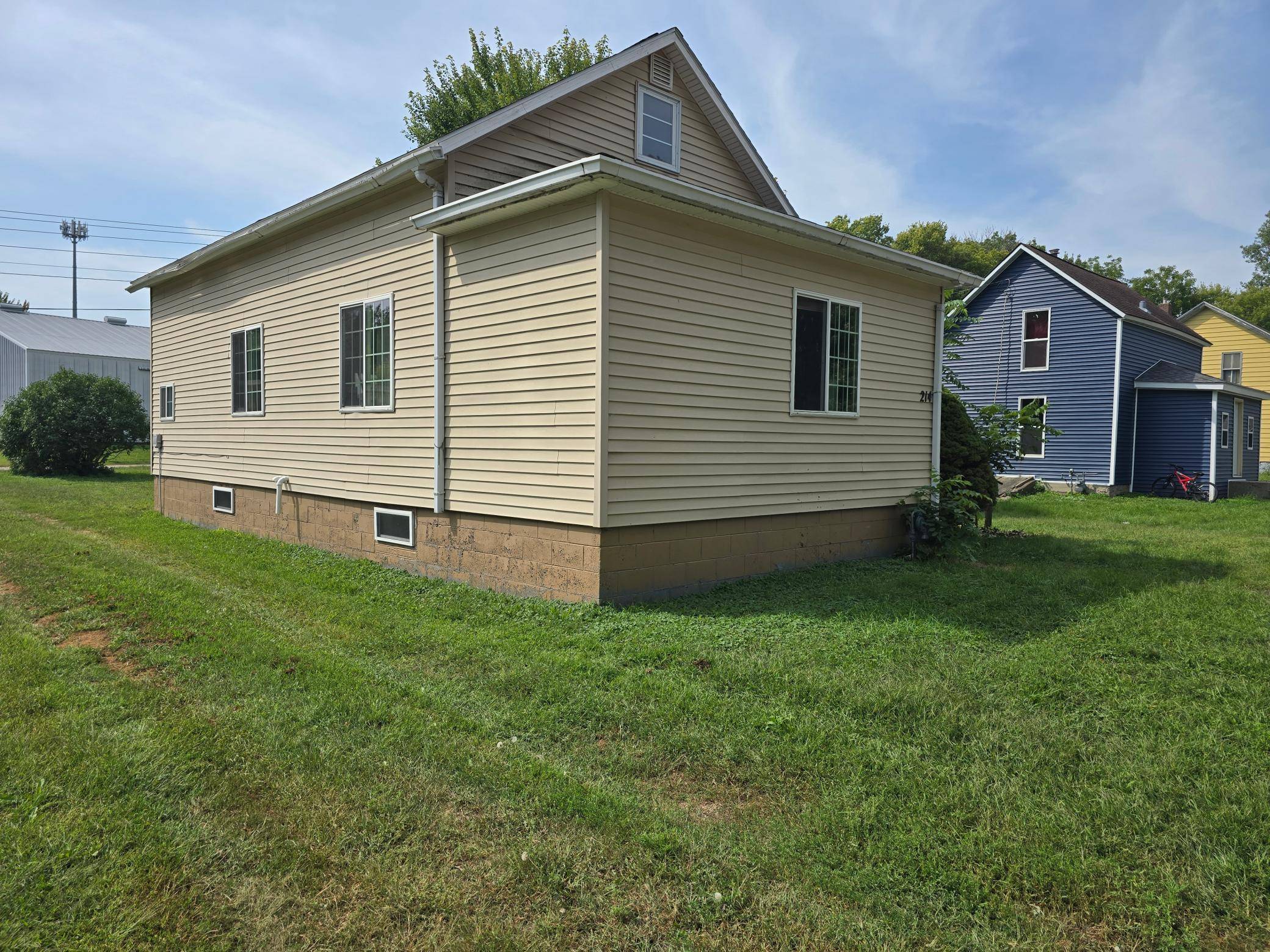 214 E 8th ST, Fairmont, MN 56031