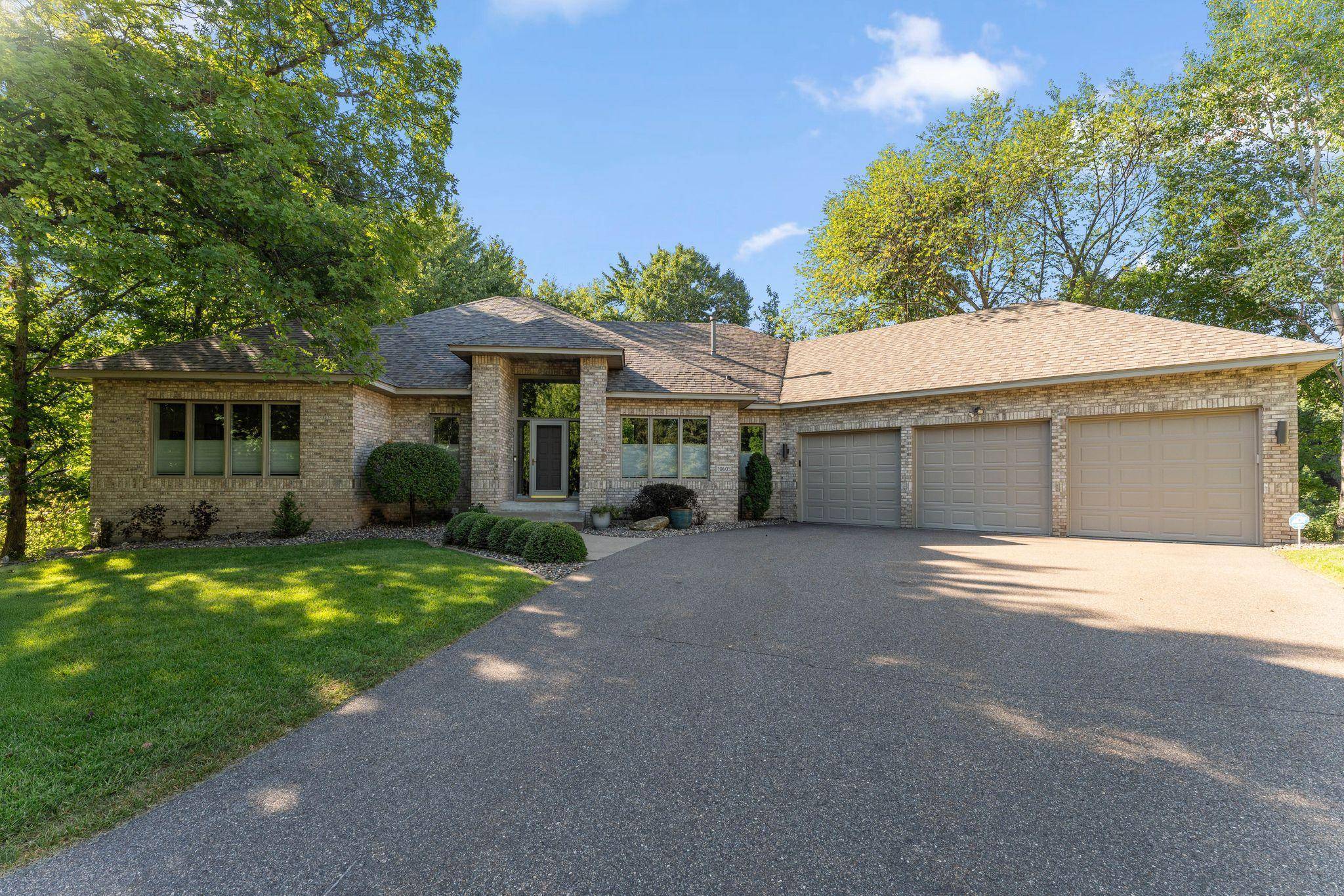 10605 54th AVE N, Plymouth, MN 55442