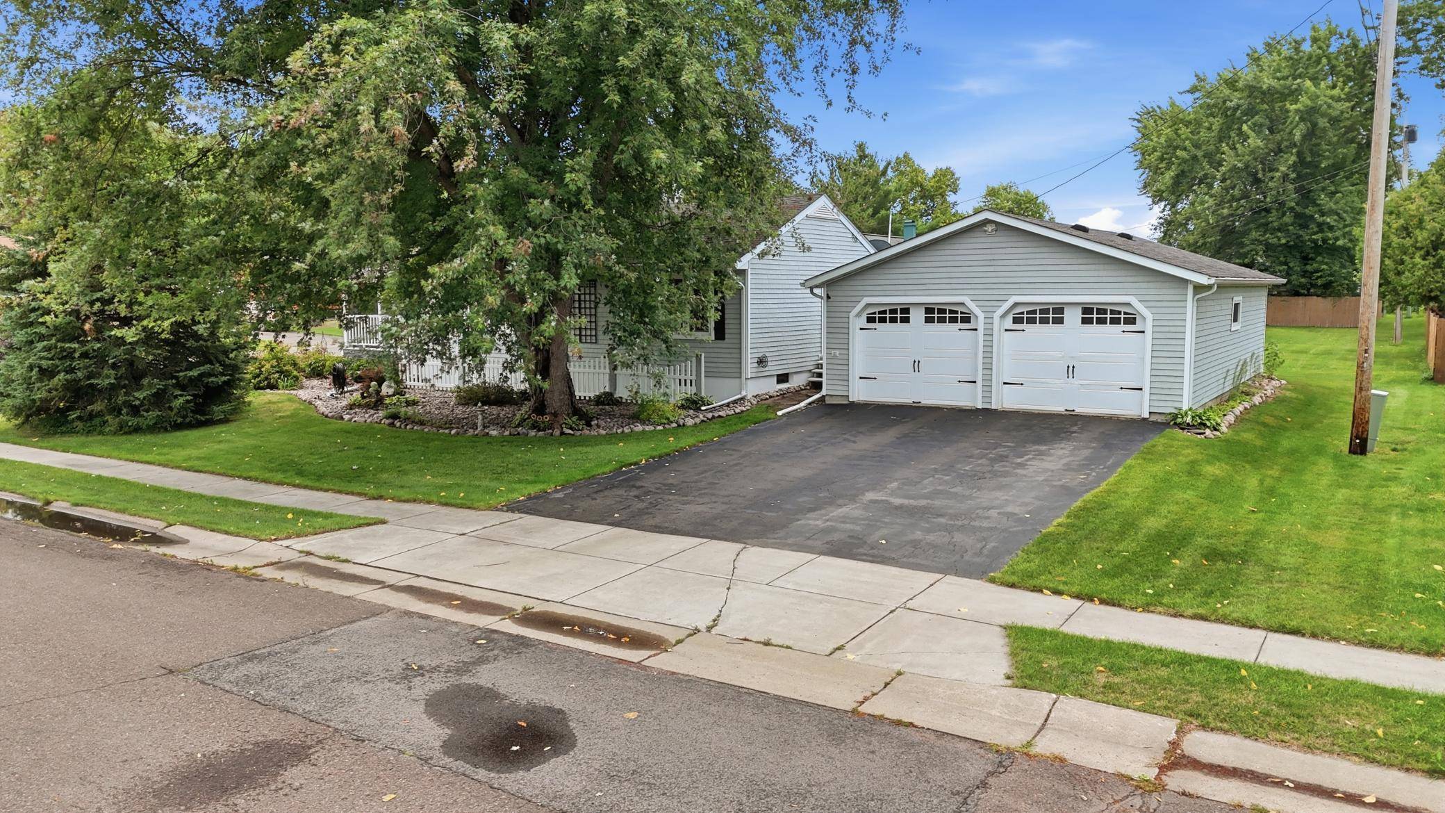 337 Leeds Rd, Hoyt Lakes, MN 55750