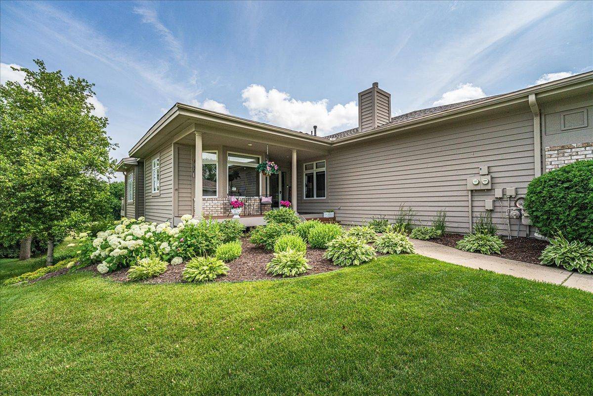 3084 Wilds Ridge CT NW, Prior Lake, MN 55372