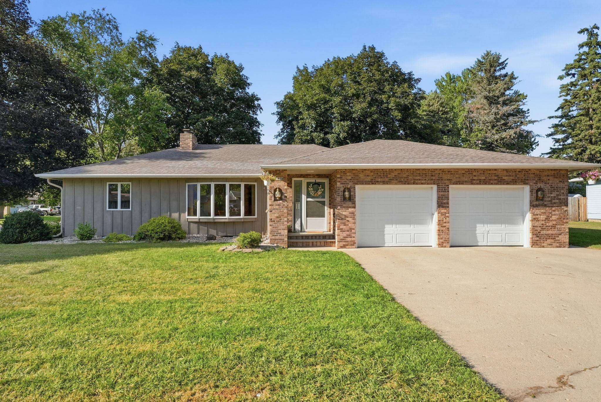 243 E Dahlstrom AVE, Appleton, MN 56208