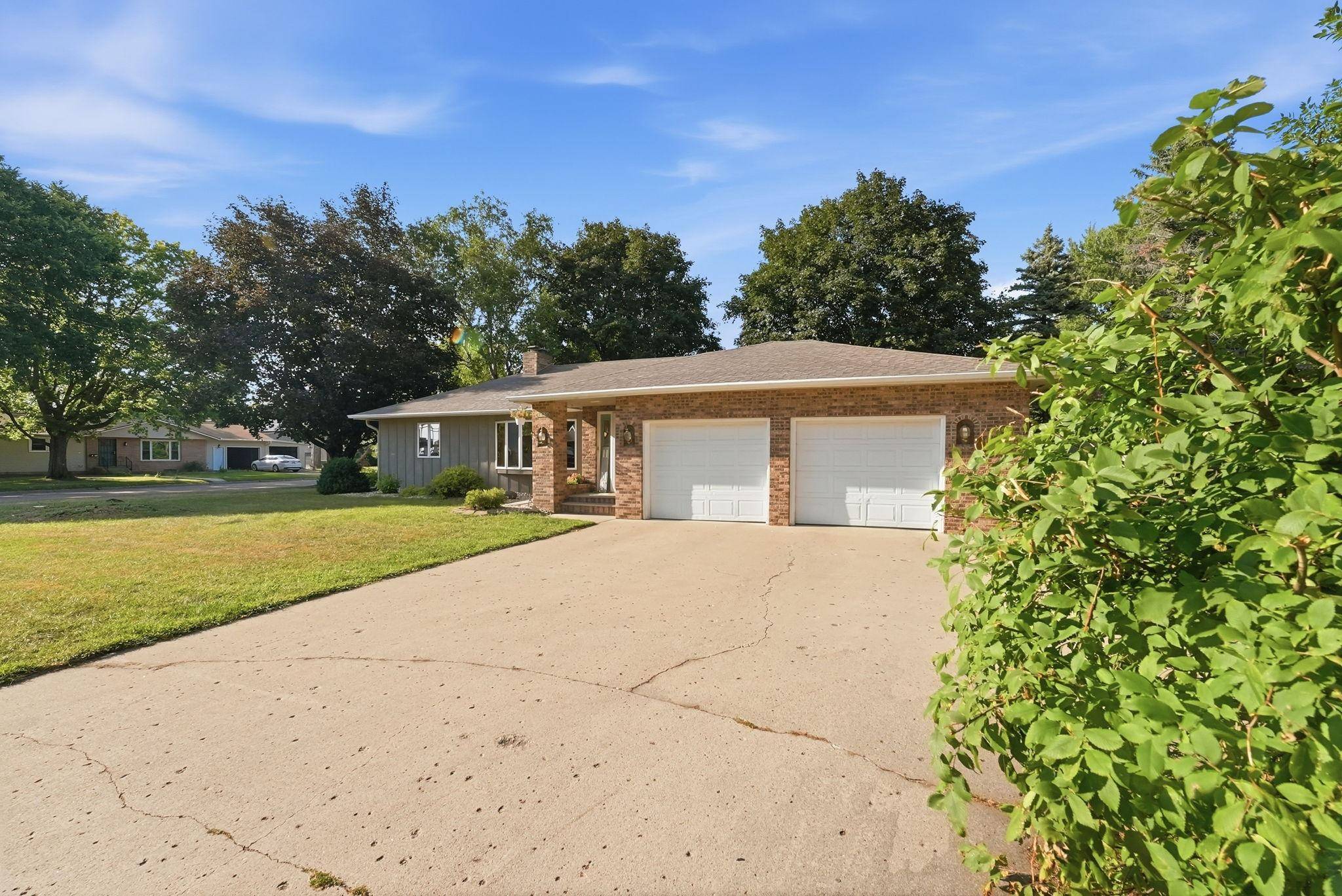 243 E Dahlstrom AVE, Appleton, MN 56208