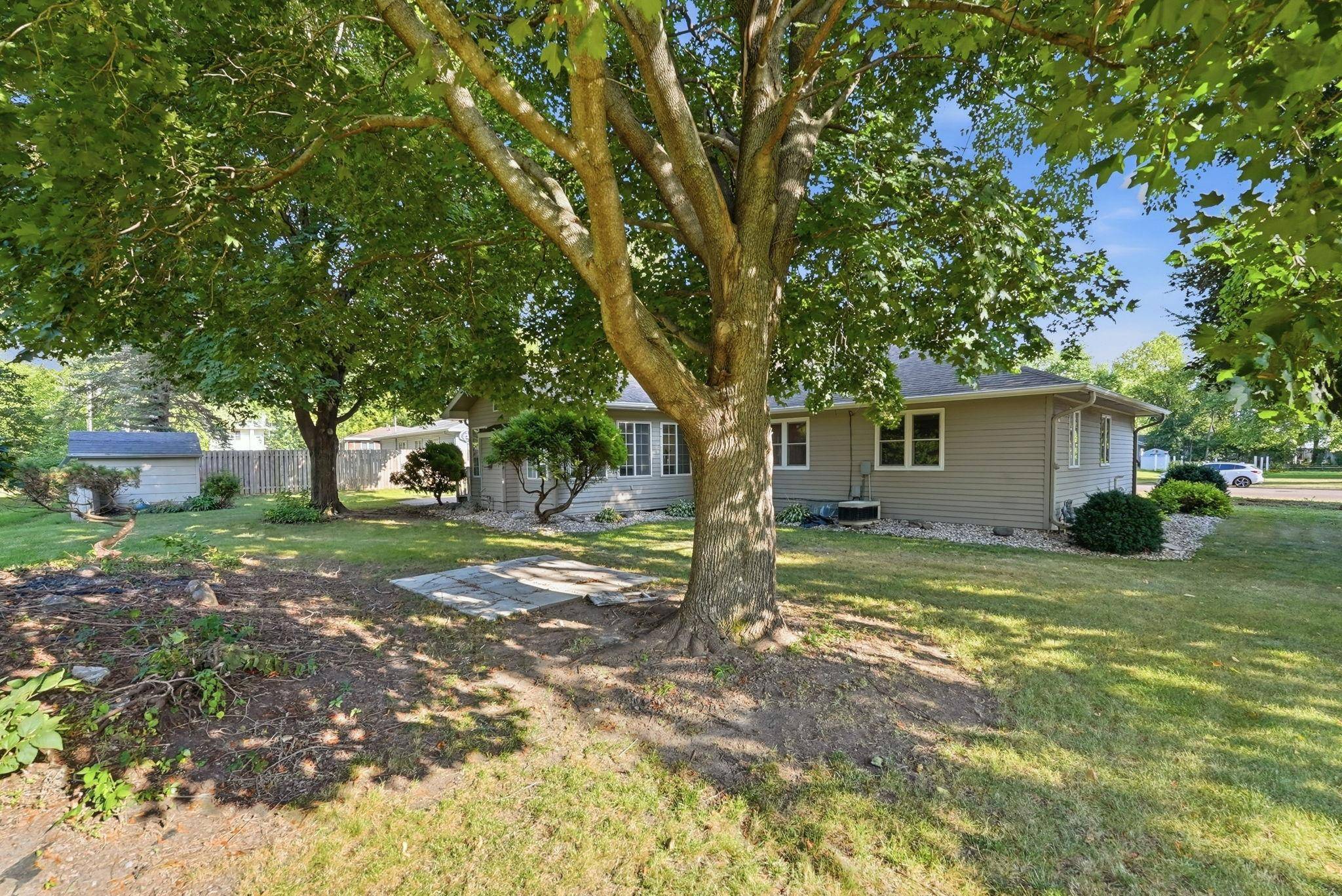 243 E Dahlstrom AVE, Appleton, MN 56208