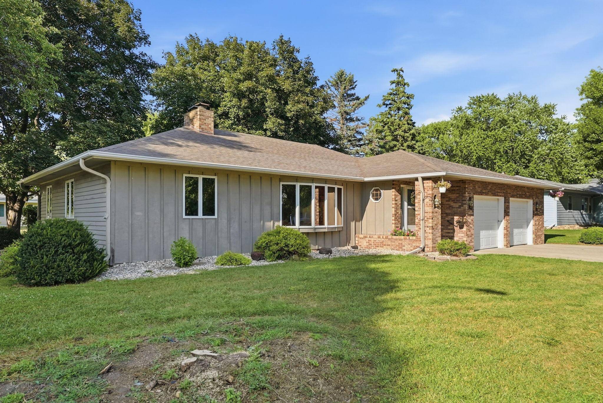 243 E Dahlstrom AVE, Appleton, MN 56208