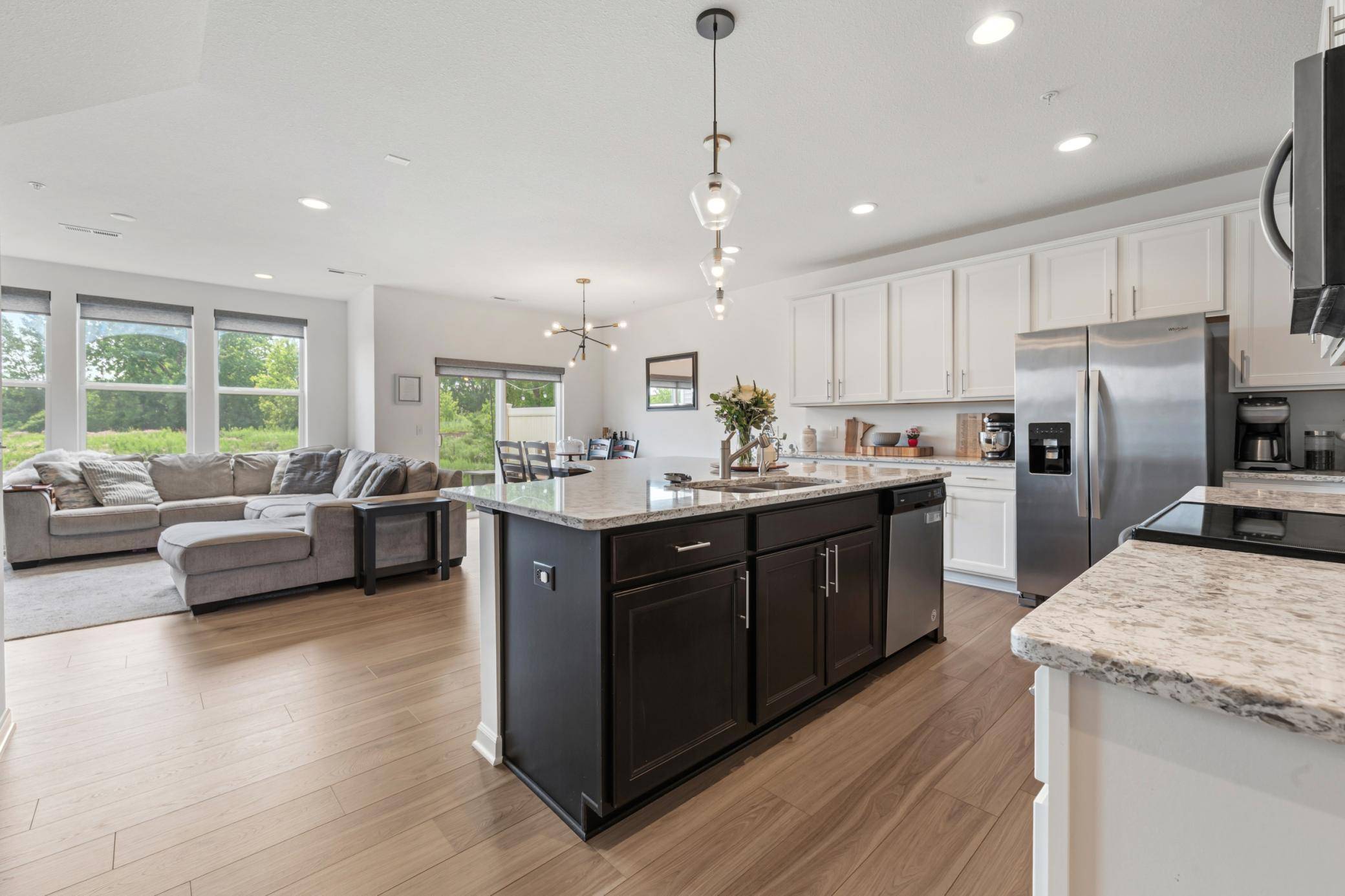 762 Stonegate RD, Chanhassen, MN 55317