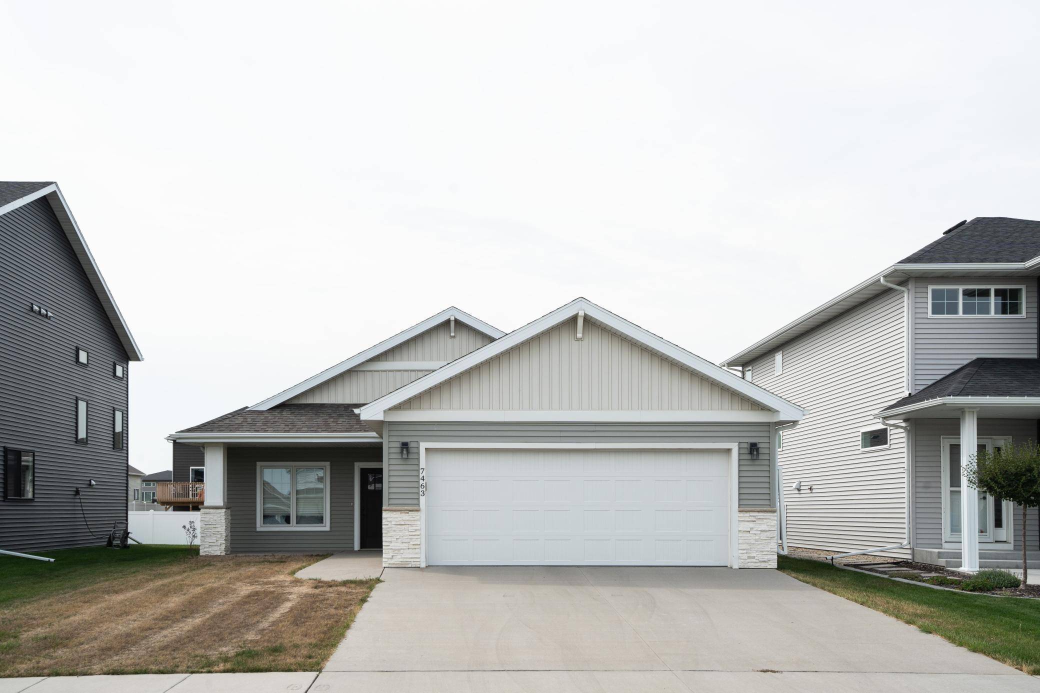 7463 17th ST S, Fargo, ND 58104