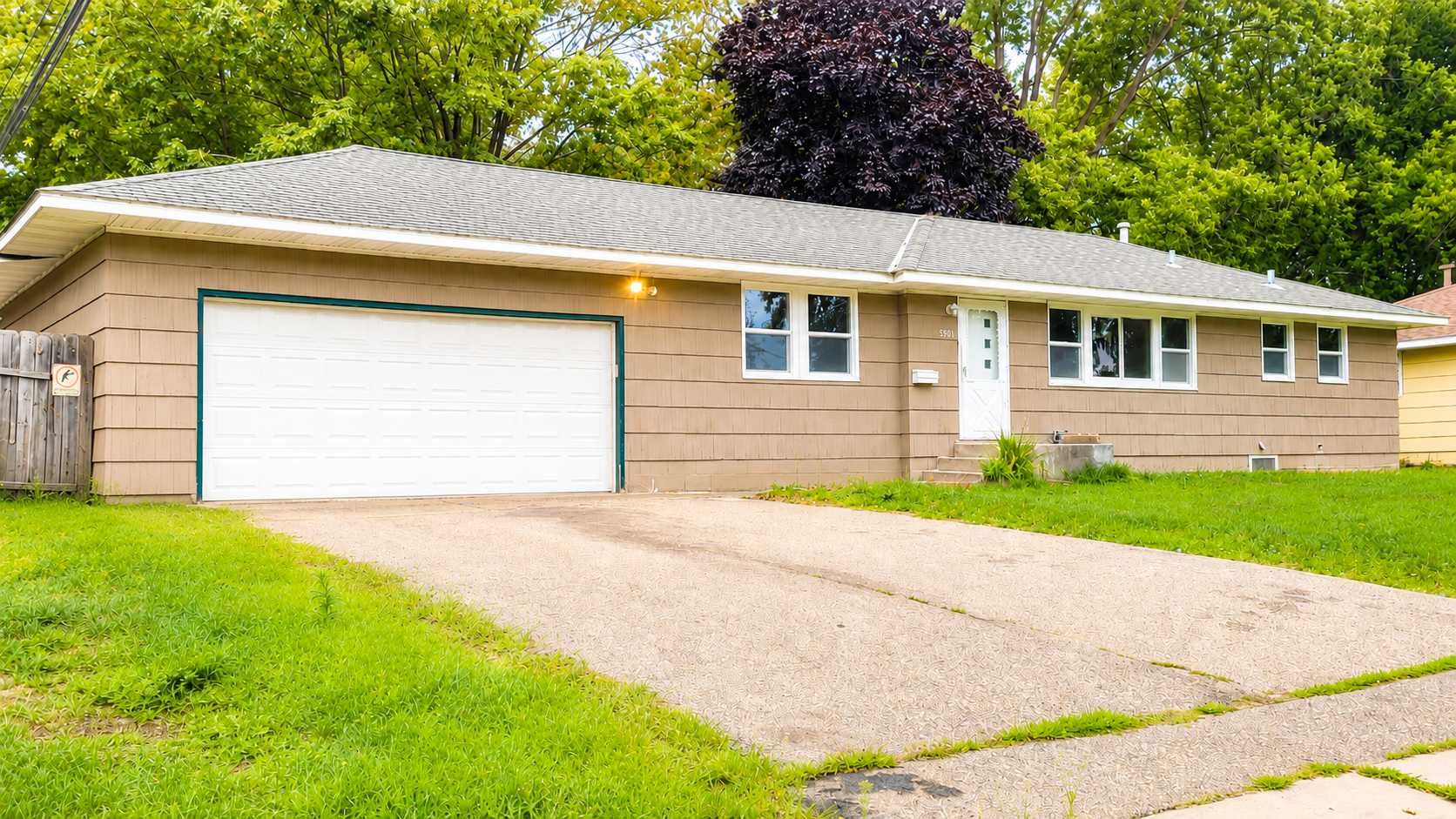 5901 Ewing AVE N, Brooklyn Center, MN 55429