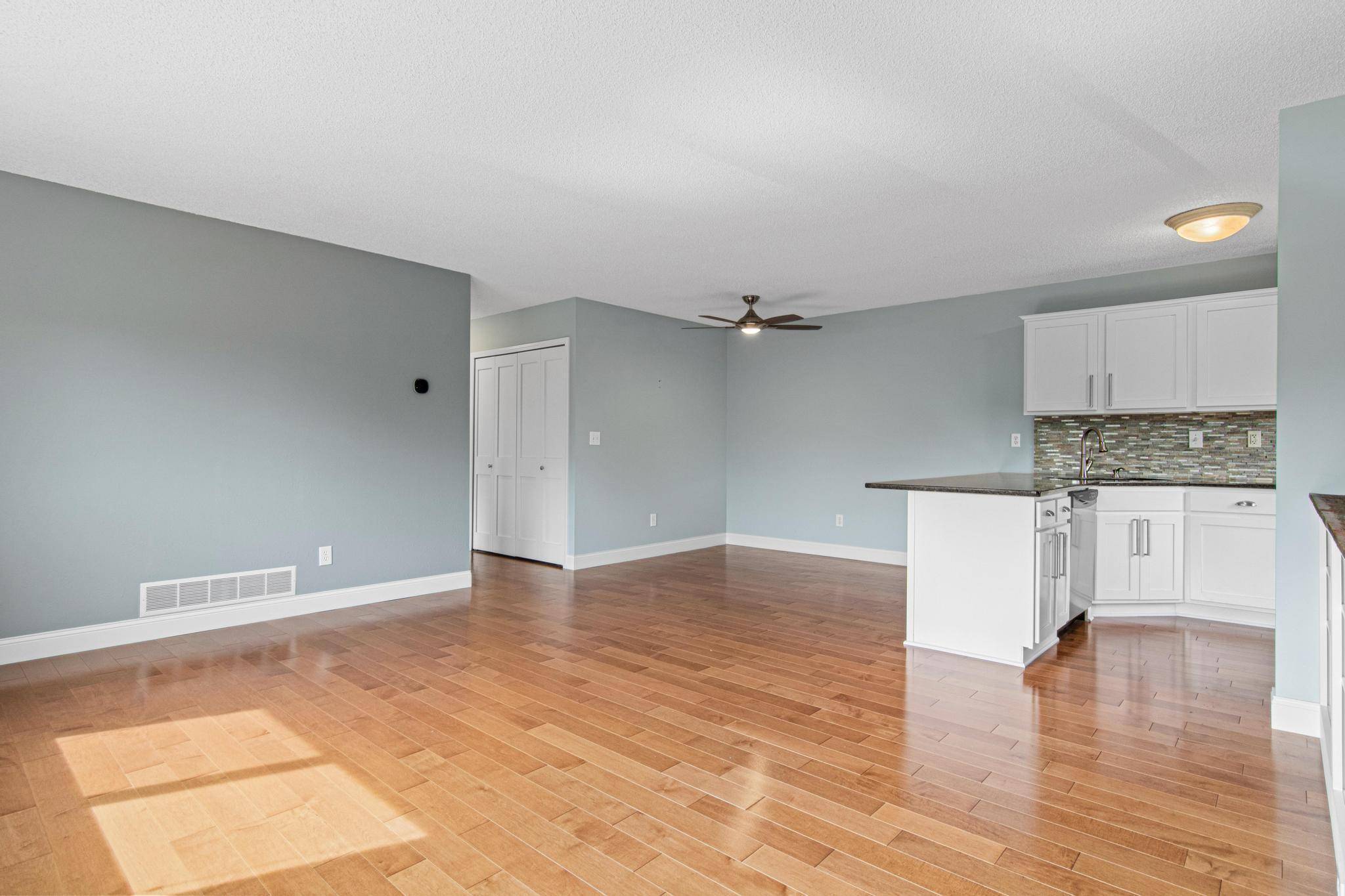 5686 Otter View TRL #44, White Bear Lake, MN 55110
