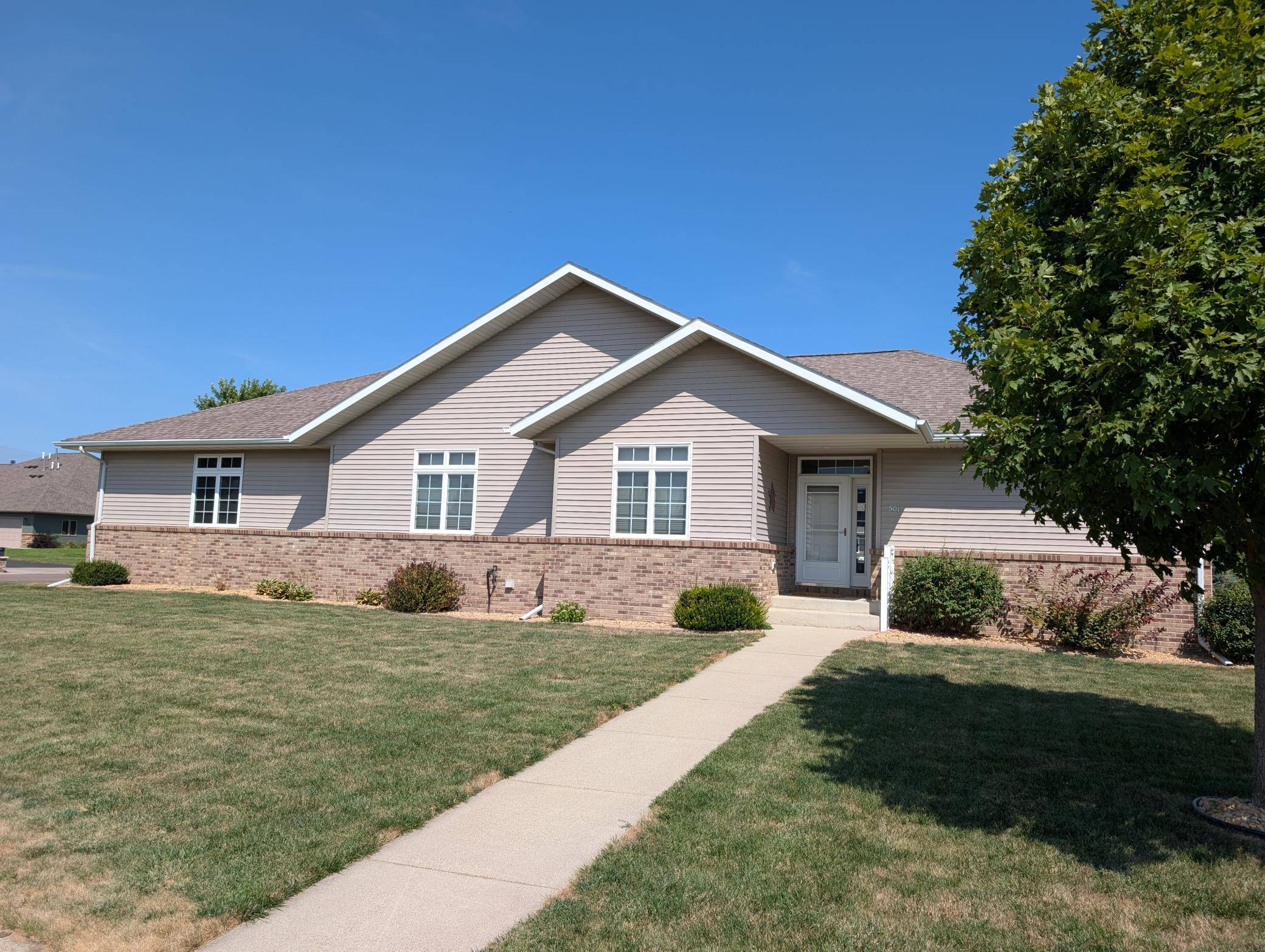 501 Mercedes DR, Marshall, MN 56258