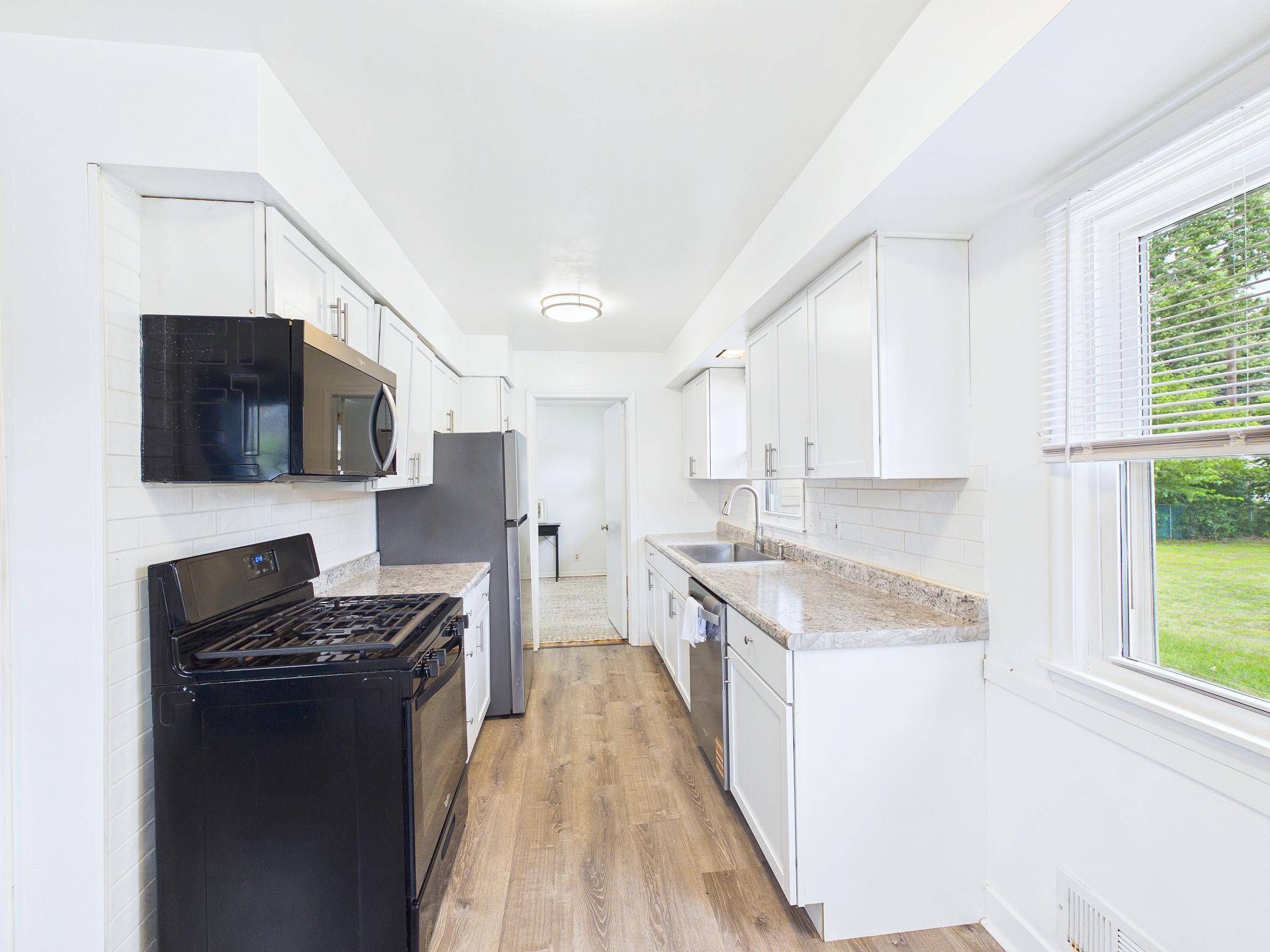 6306 Lee AVE N, Brooklyn Center, MN 55429