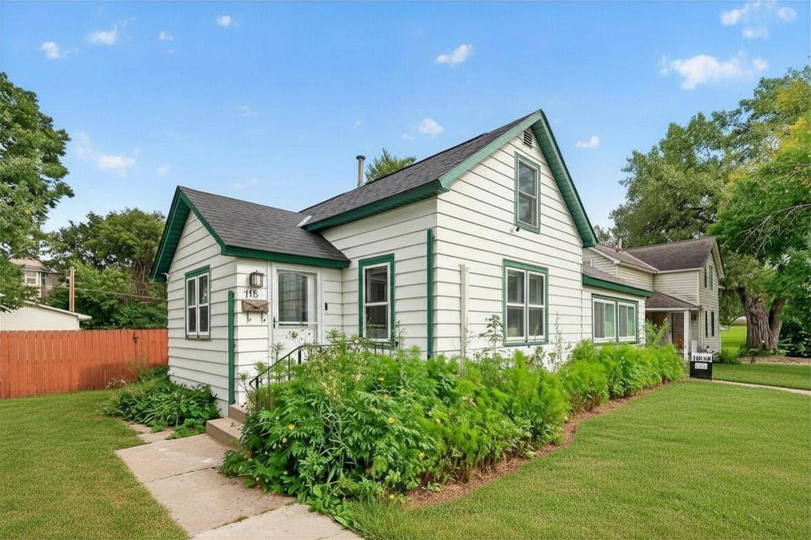 115 S Cedar ST, Chaska, MN 55318