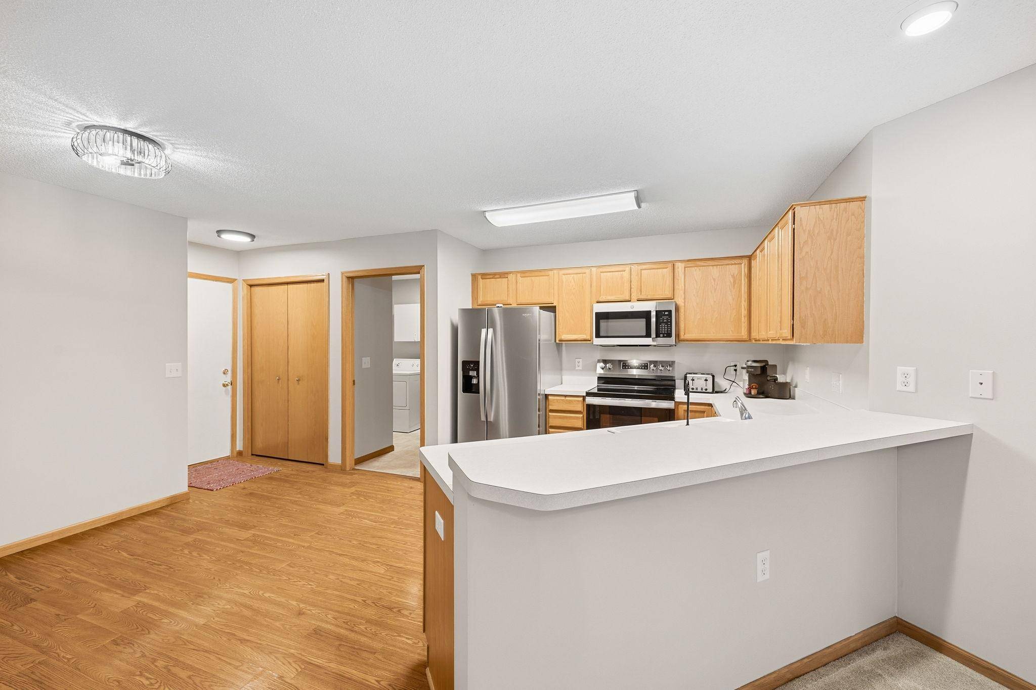 817 Greensview CT NW, Hutchinson, MN 55350