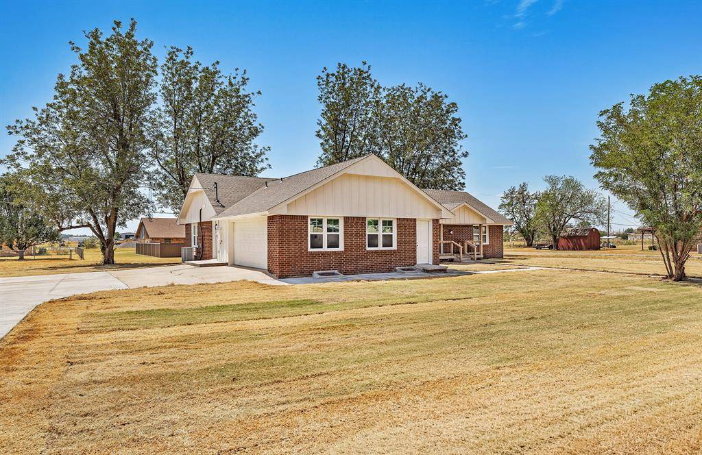 504 E 2nd ST, Calumet, OK 73014