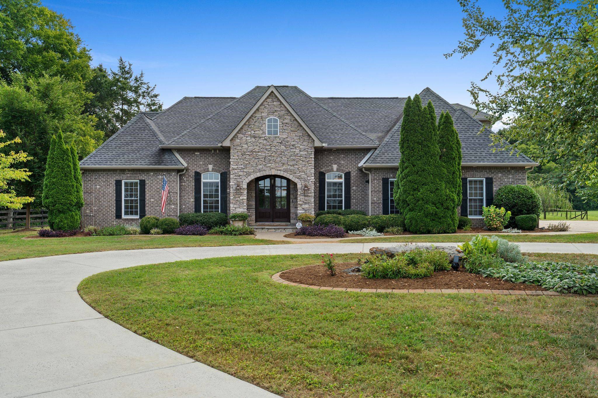 1655 S Lovvorn Rd, Christiana, TN 37037