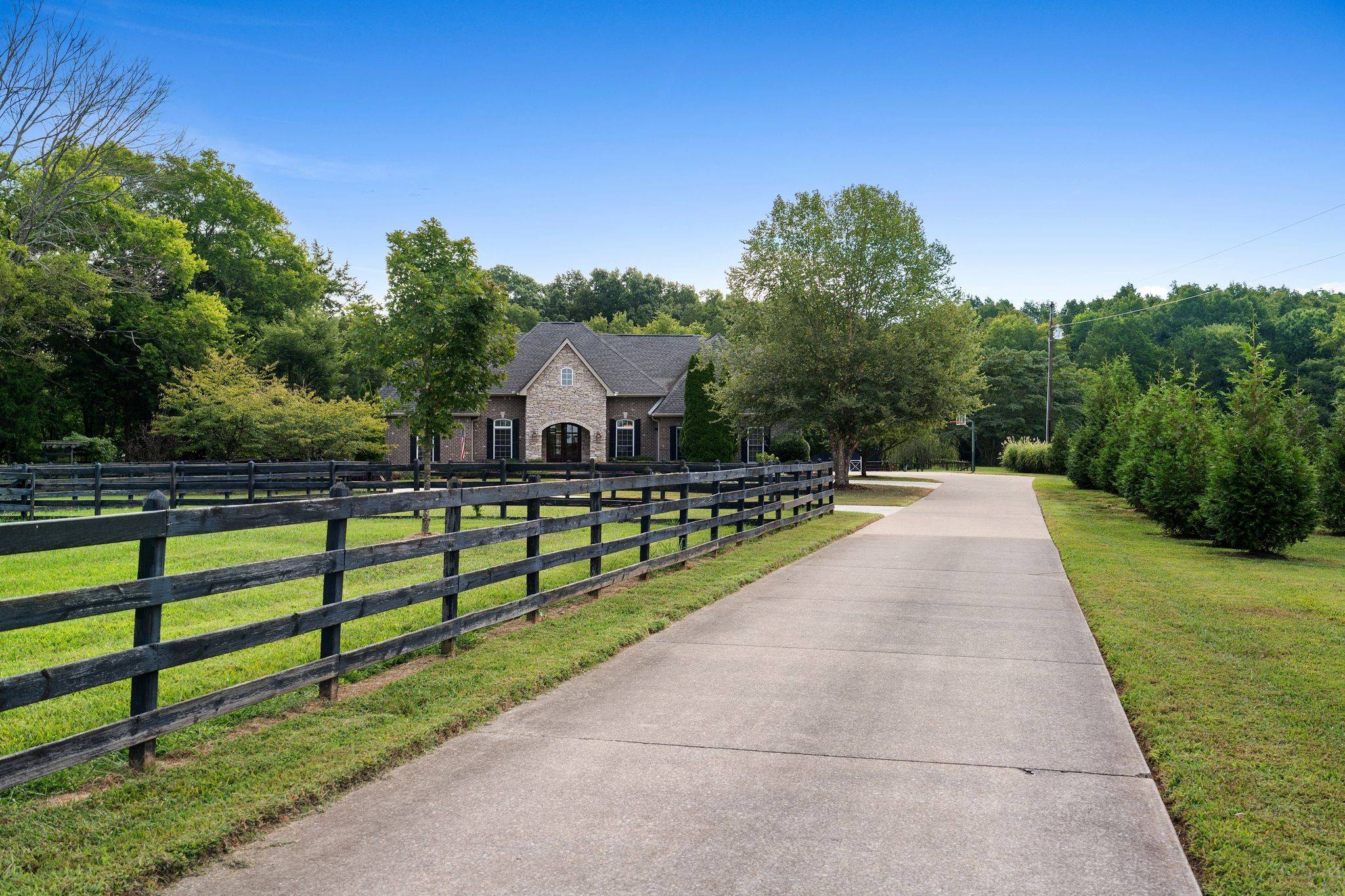 1655 S Lovvorn Rd, Christiana, TN 37037
