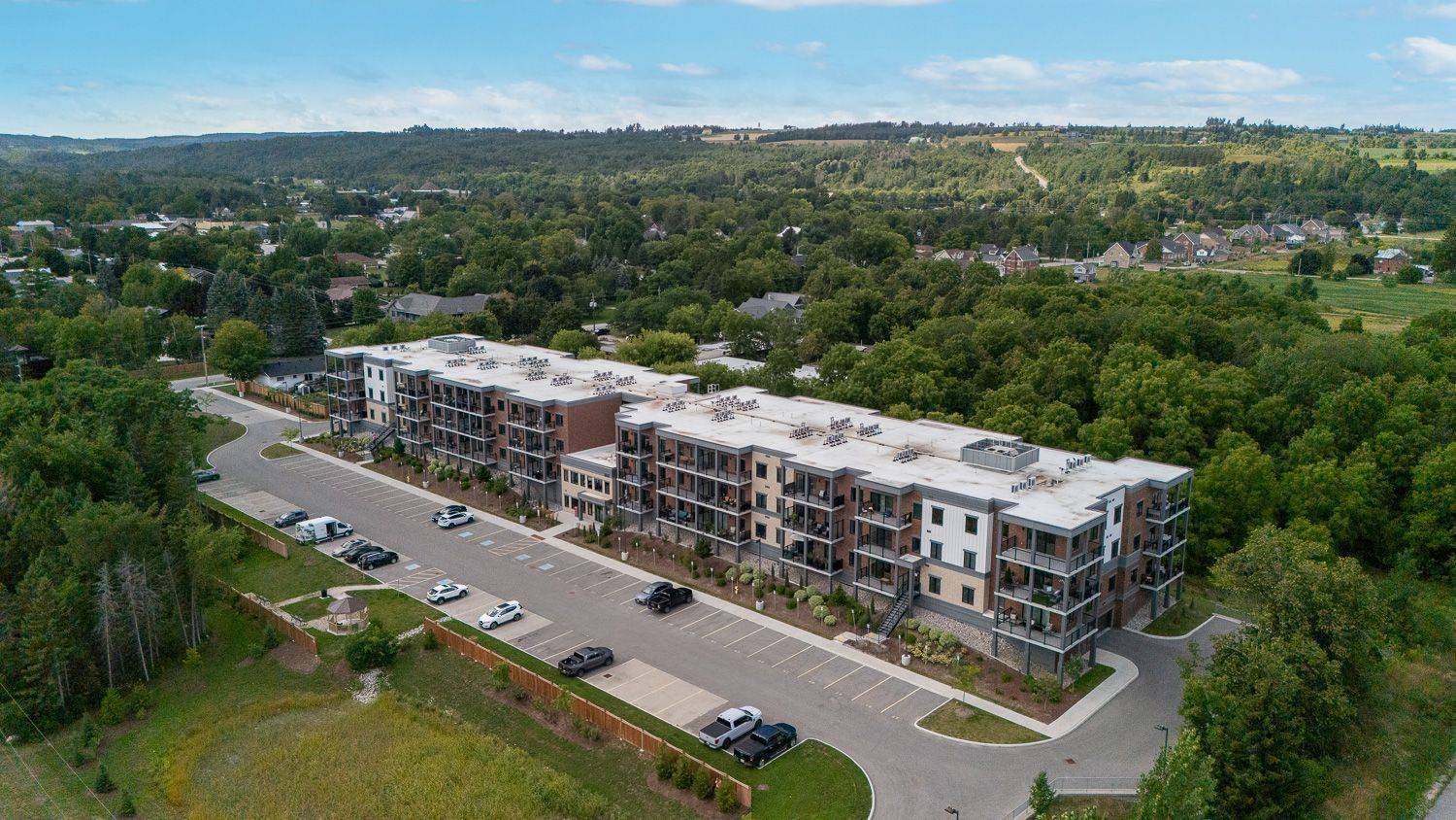 121 Mary ST #203, Clearview, ON L0M 1G0