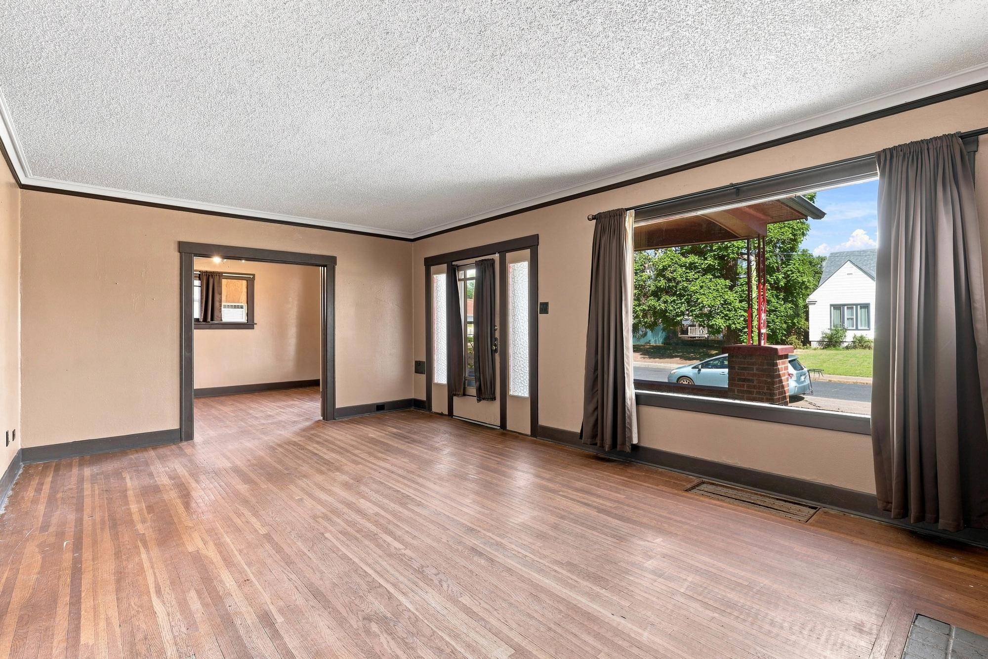 228 E GLASS Ave, Spokane, WA 99207