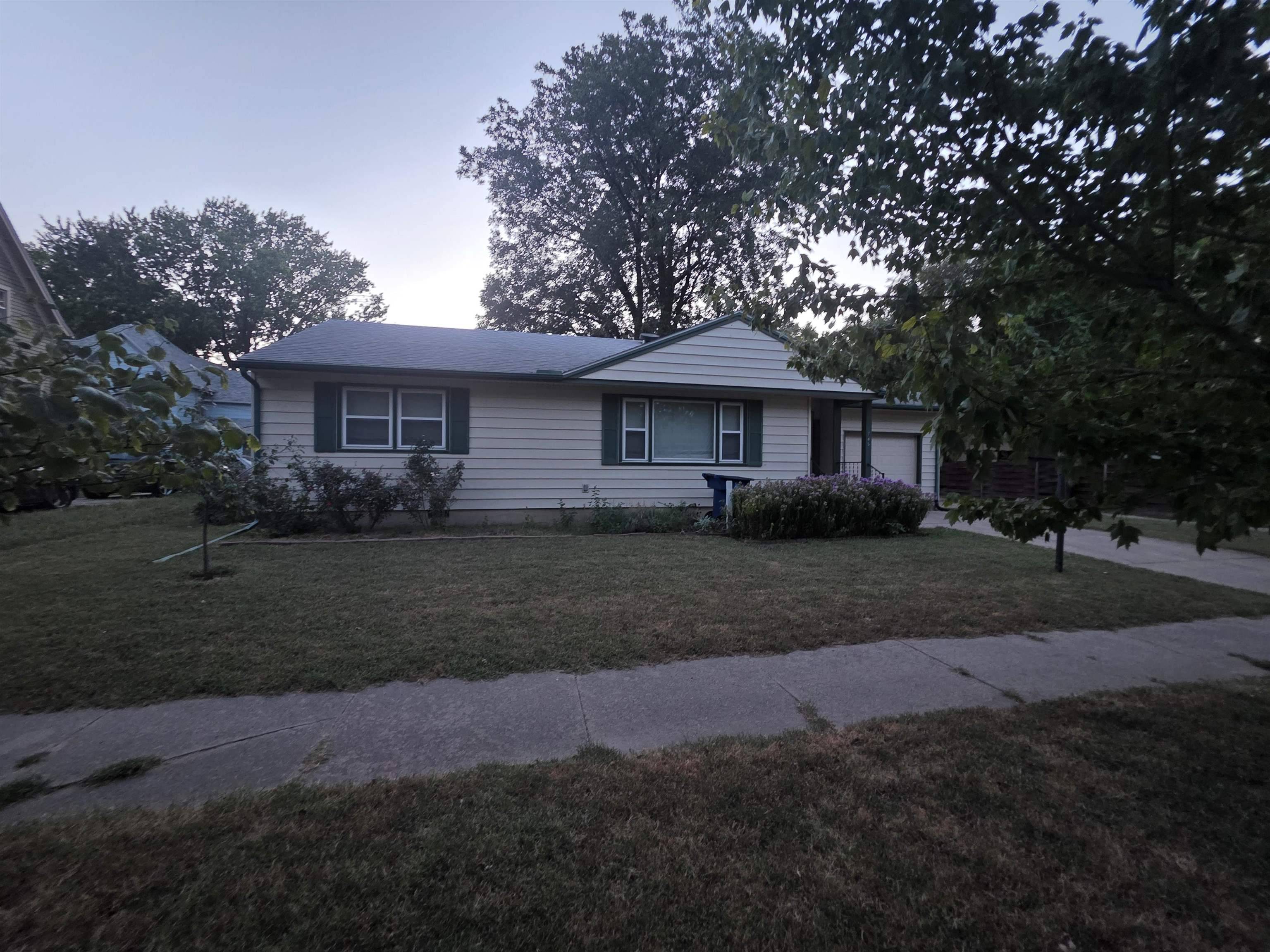 705 N Elm, Newton, KS 67114