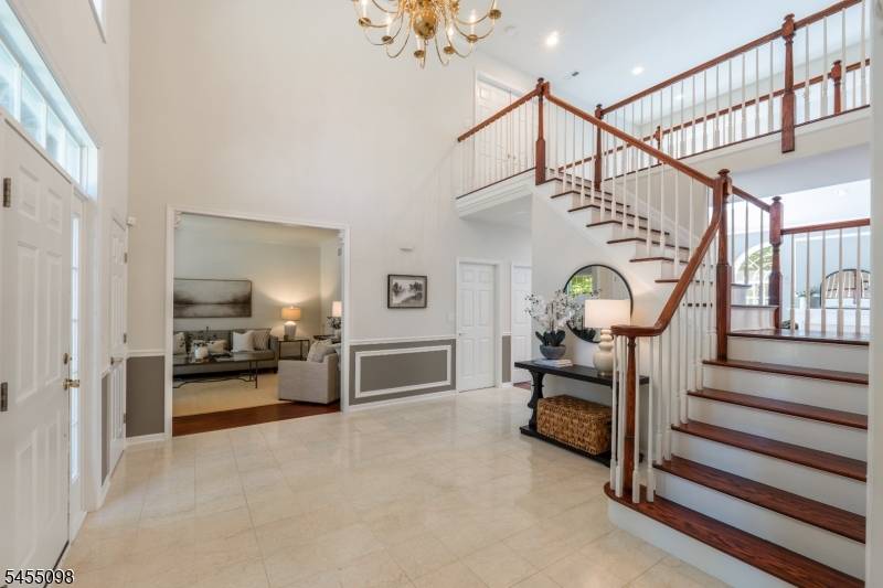 1 Red Oak Ln, Randolph Twp., NJ 07869