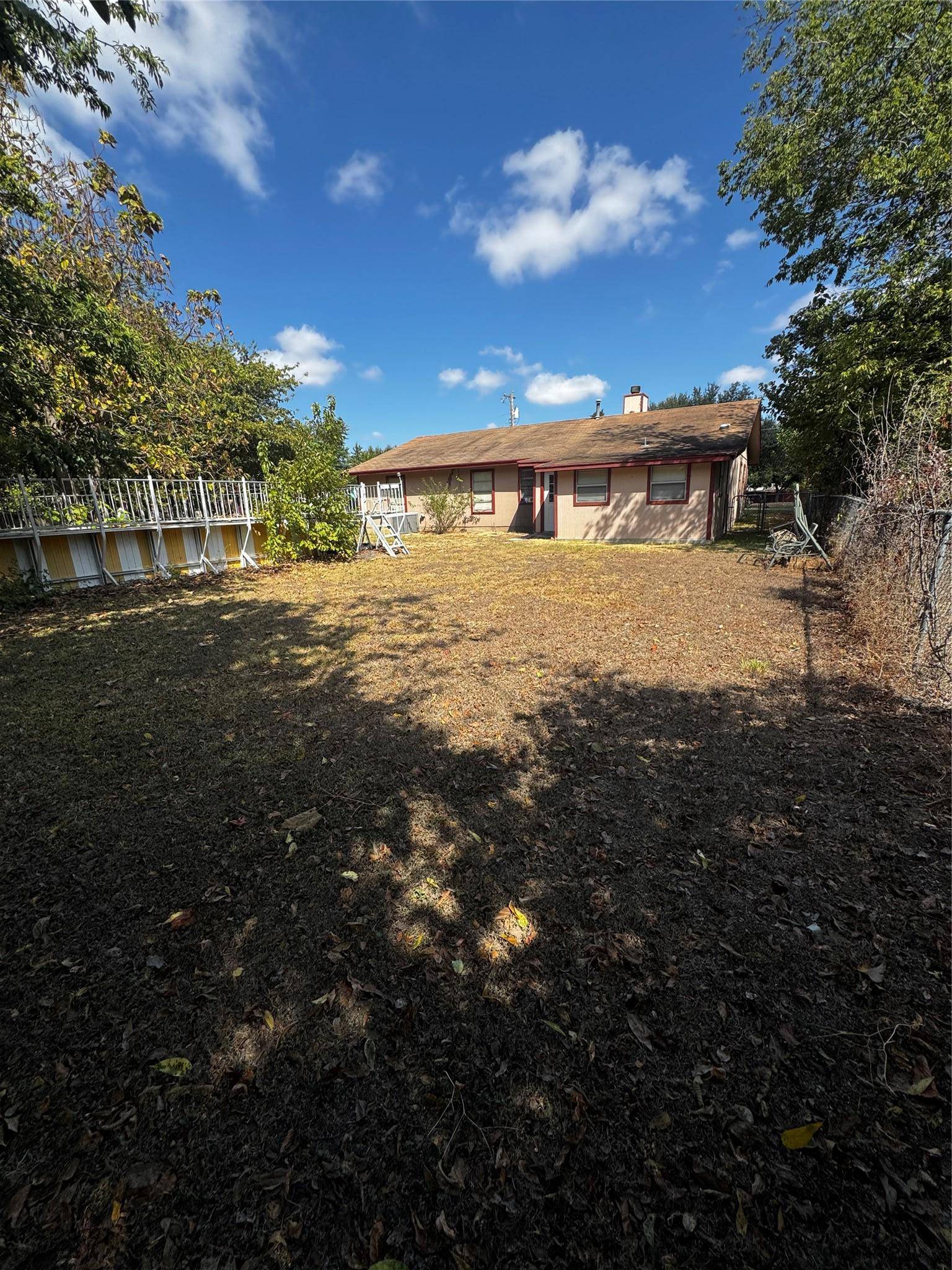 500 Hosack ST, Taylor, TX 76574