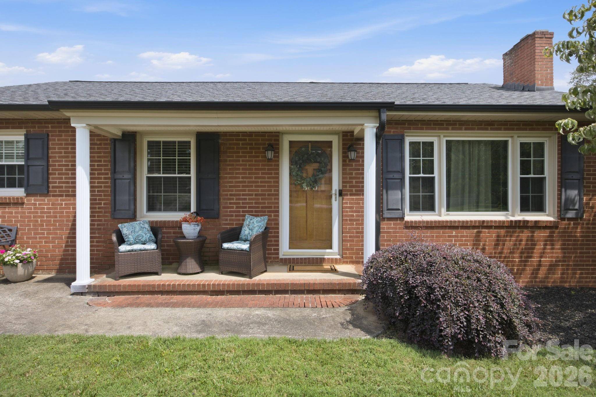 300 Eastwood DR, Mount Holly, NC 28120