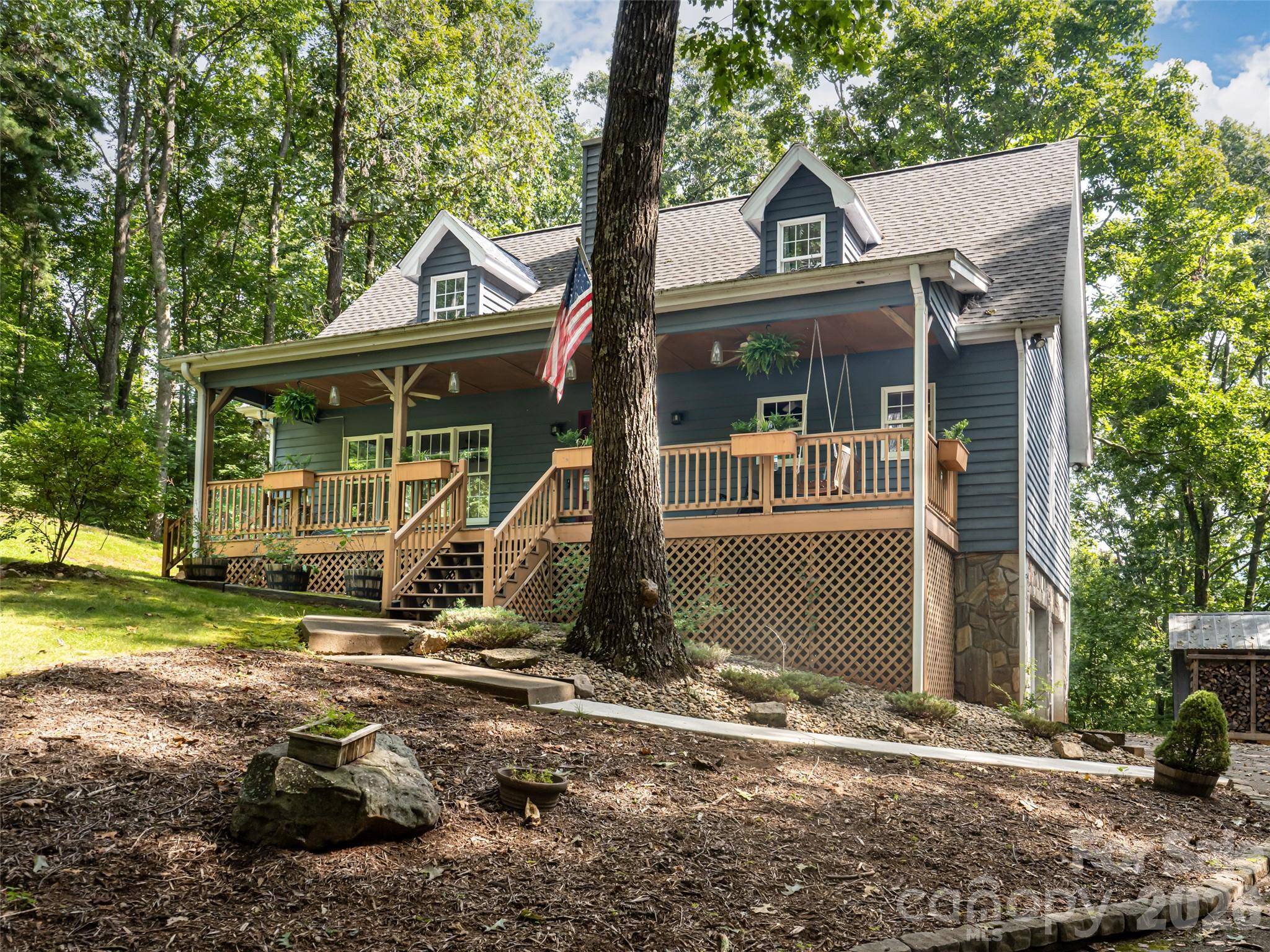 12 Howling Waite RDG, Candler, NC 28715