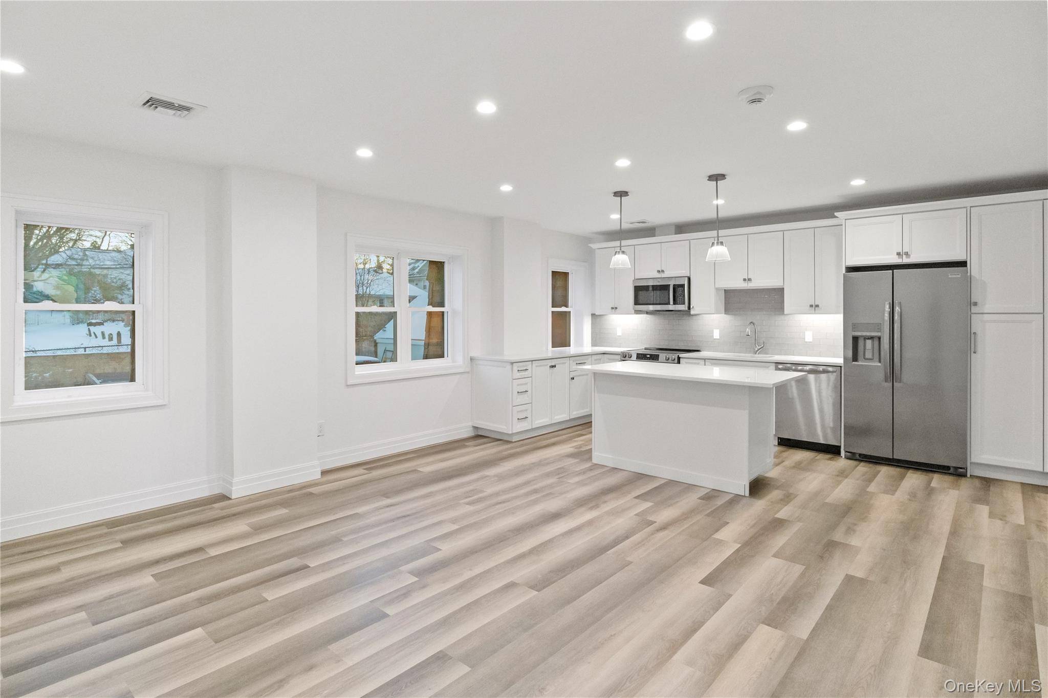 71 W Main ST #2A, Oyster Bay, NY 11771