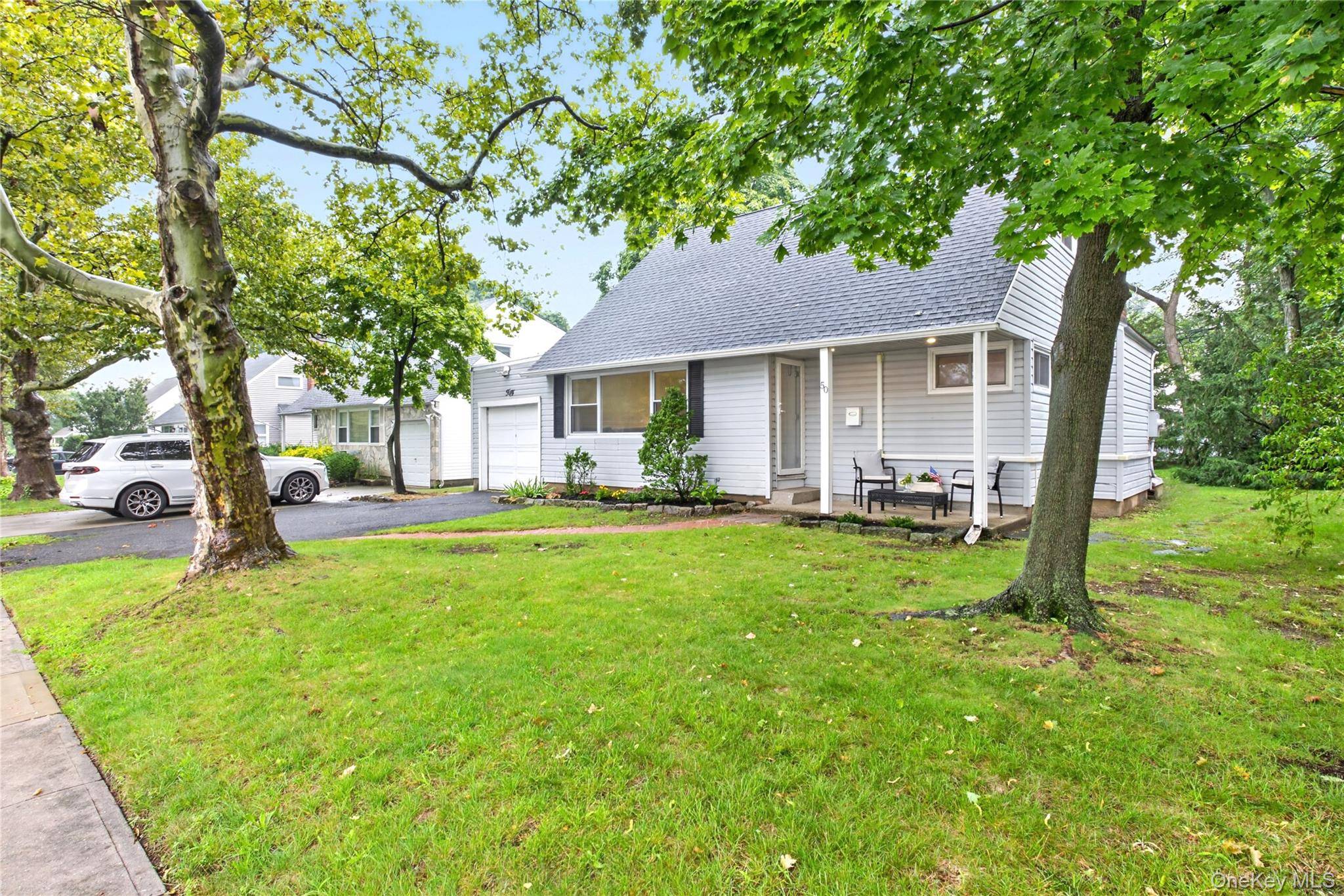 50 Commander AVE, Garden City, NY 11530
