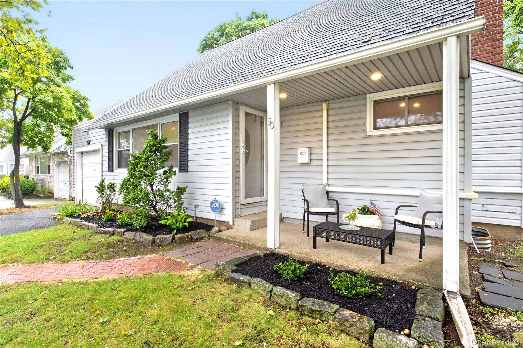 50 Commander AVE, Garden City, NY 11530