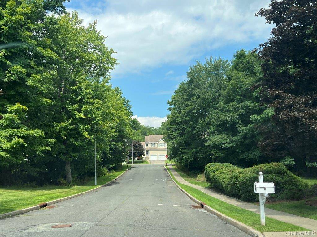 46 Alexander DR, Washingtonville, NY 10992